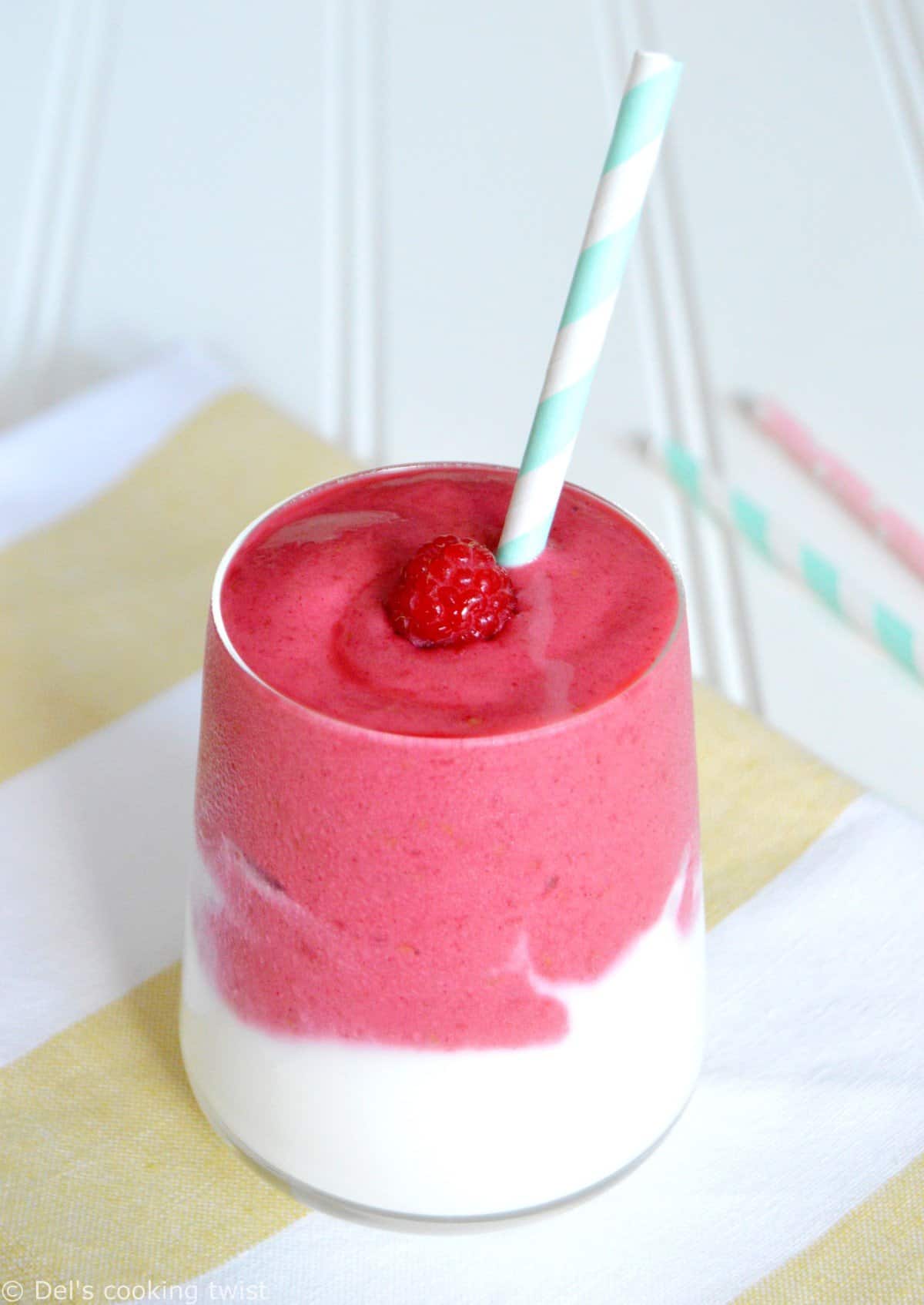 Raspberry Banana Layered Smoothie - Del's cooking twist