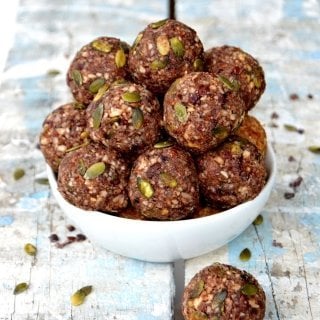 Almond Energy Balls with Dried Fruits