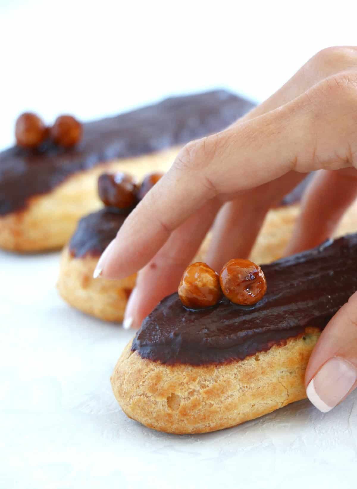 Chocolate Eclairs (éclairs au chocolat) 