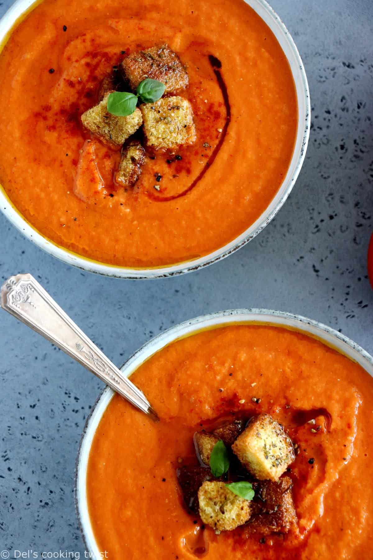 Soupe de tomates et poivrons rôtis (vegan) - Del's cooking twist