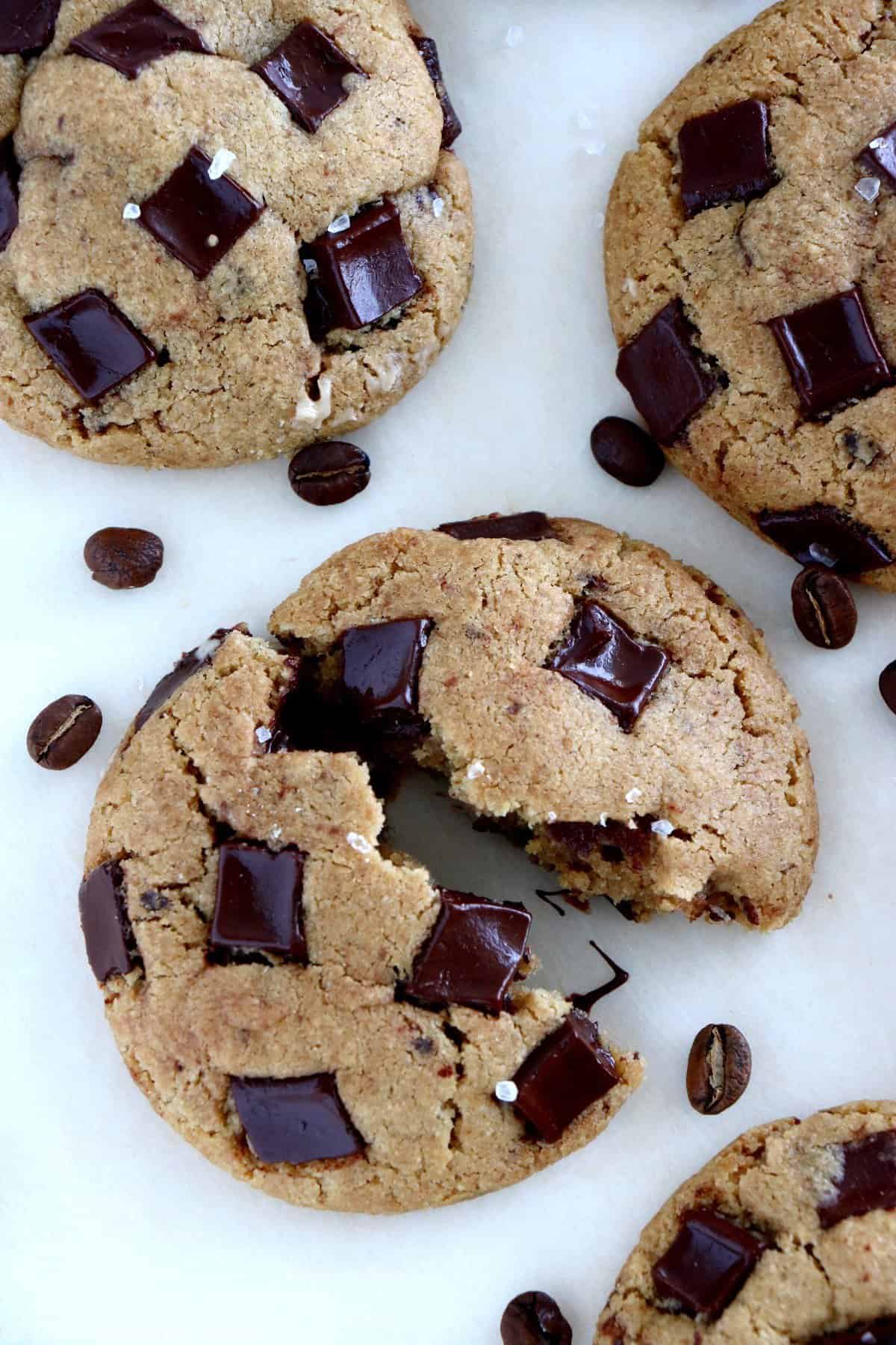 Cookies au beurre noisette, café et tahini