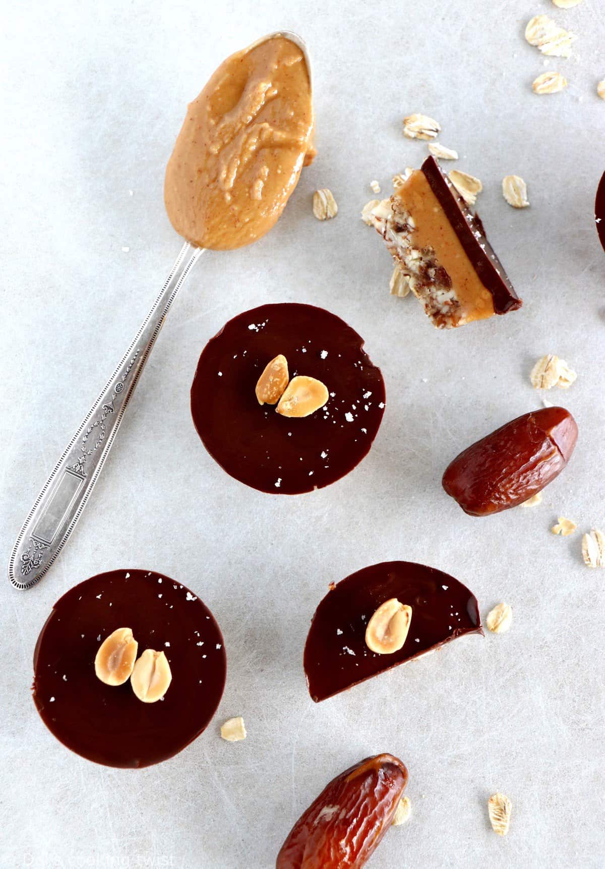 Mini cups au beurre de cacahuète - desserts sans sucres ou sucrés naturellement