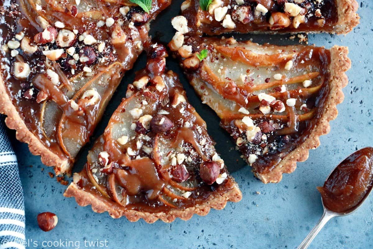 Tarte rustique aux poires, noisettes et à la crème de marrons