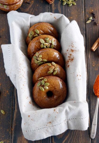 Vegan Pumpkin Spice Donuts