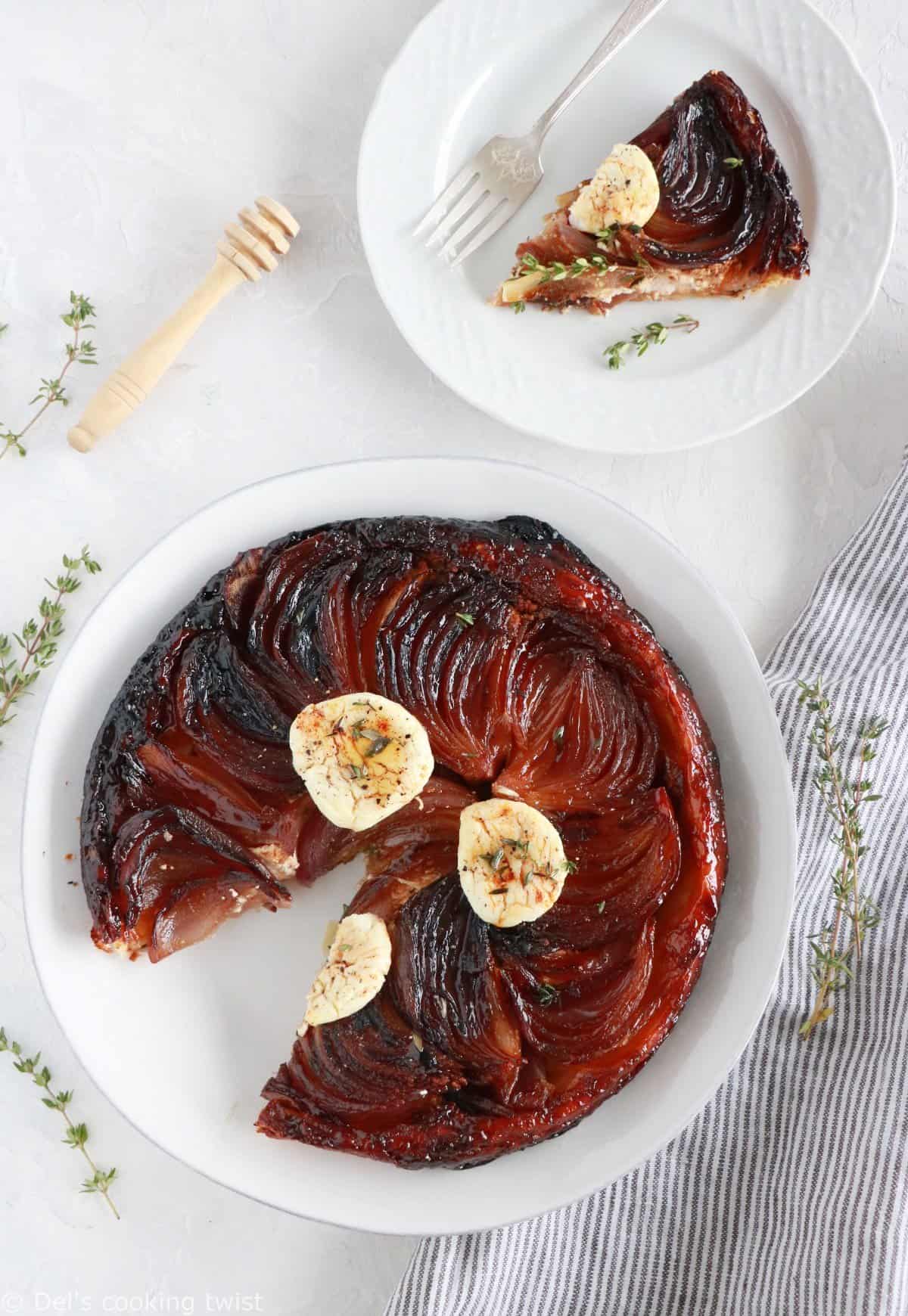 Tarte tatin au chèvre et oignons rouges