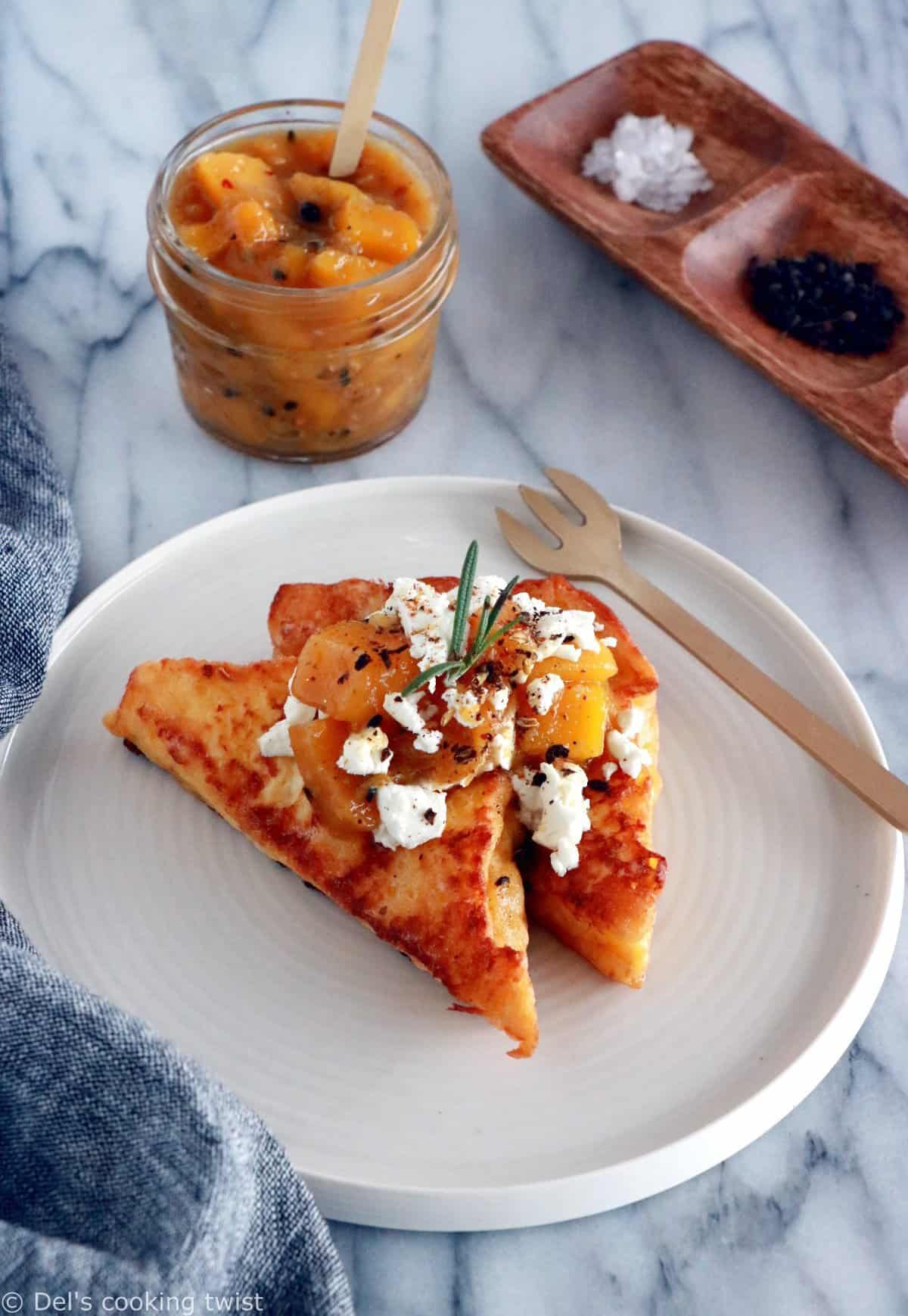 Pain perdu brioché, chèvre frais et chutney de mangue