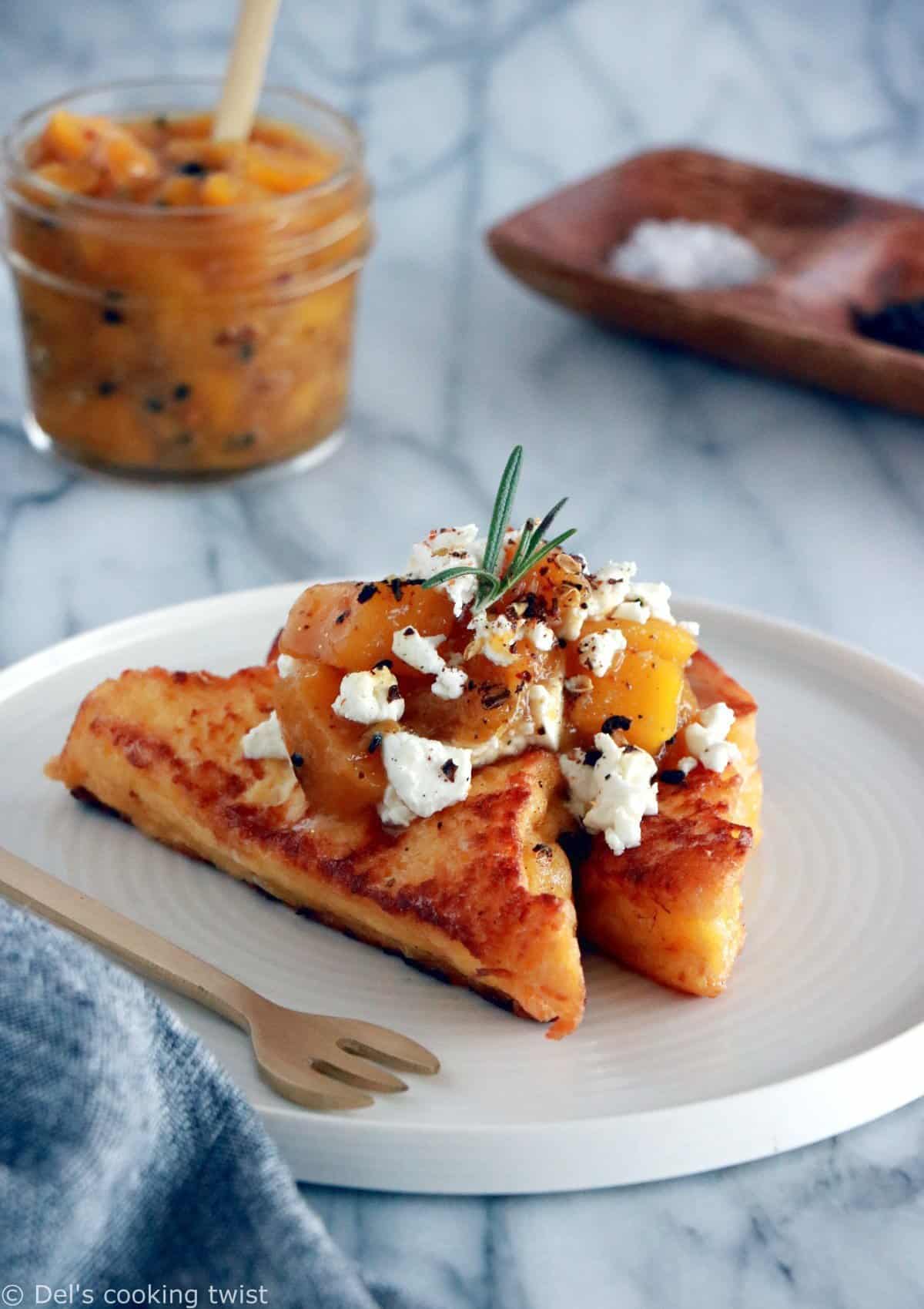 Pain perdu brioché, chèvre frais et chutney de mangue