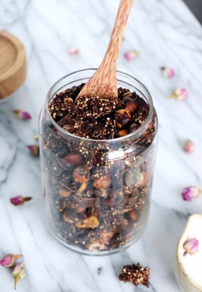 Crunchy Chocolate Quinoa Granola