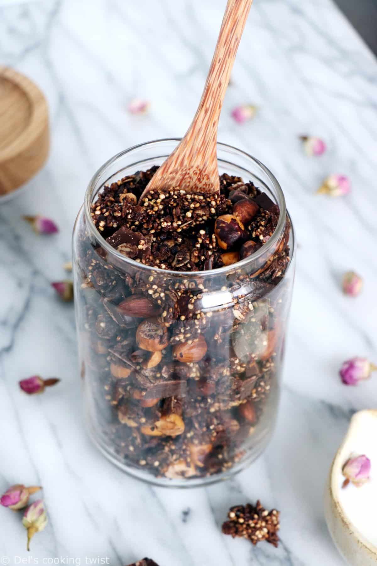 Crunchy Chocolate Quinoa Granola