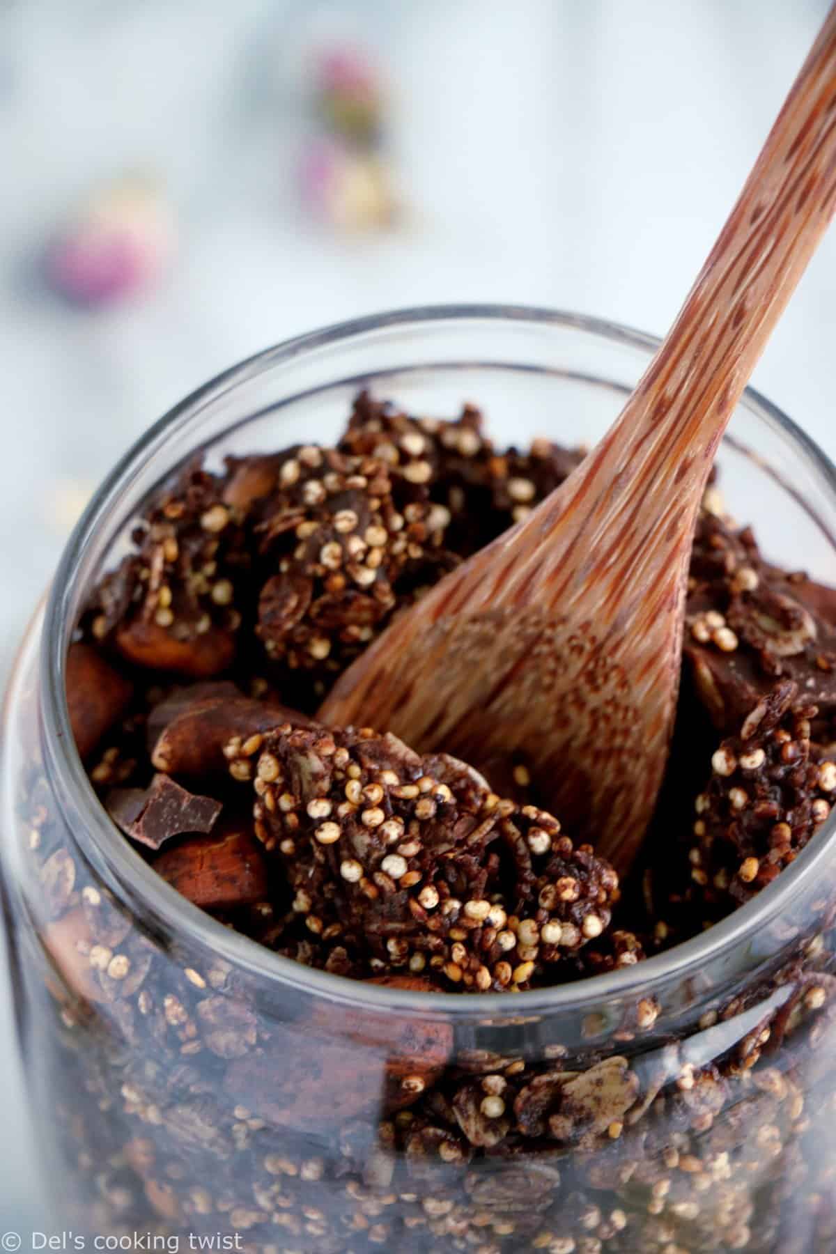 Crunchy Chocolate Quinoa Granola