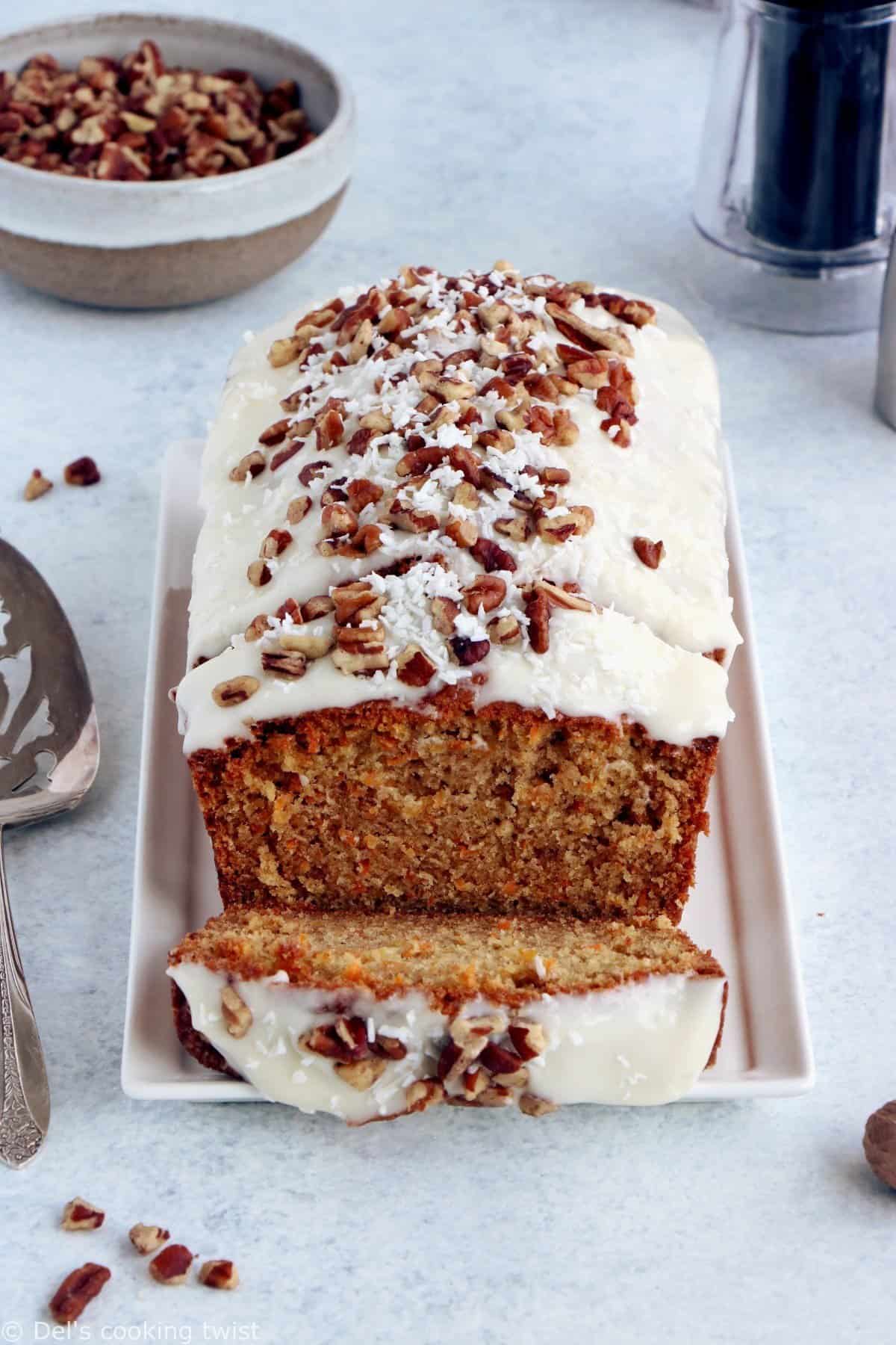 Gâteau aux carottes avec glaçage au fromage à la crème