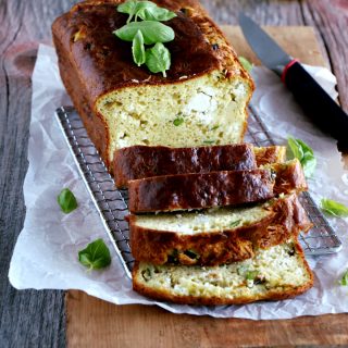 Cake aux courgettes, chèvre frais et basilic