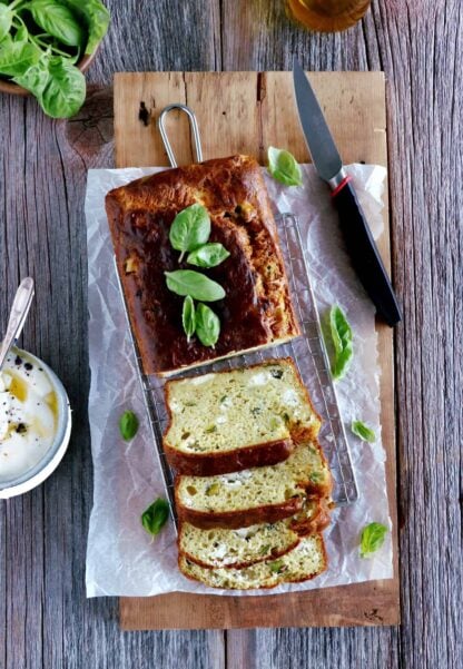 Cake aux courgettes, chèvre frais et basilic