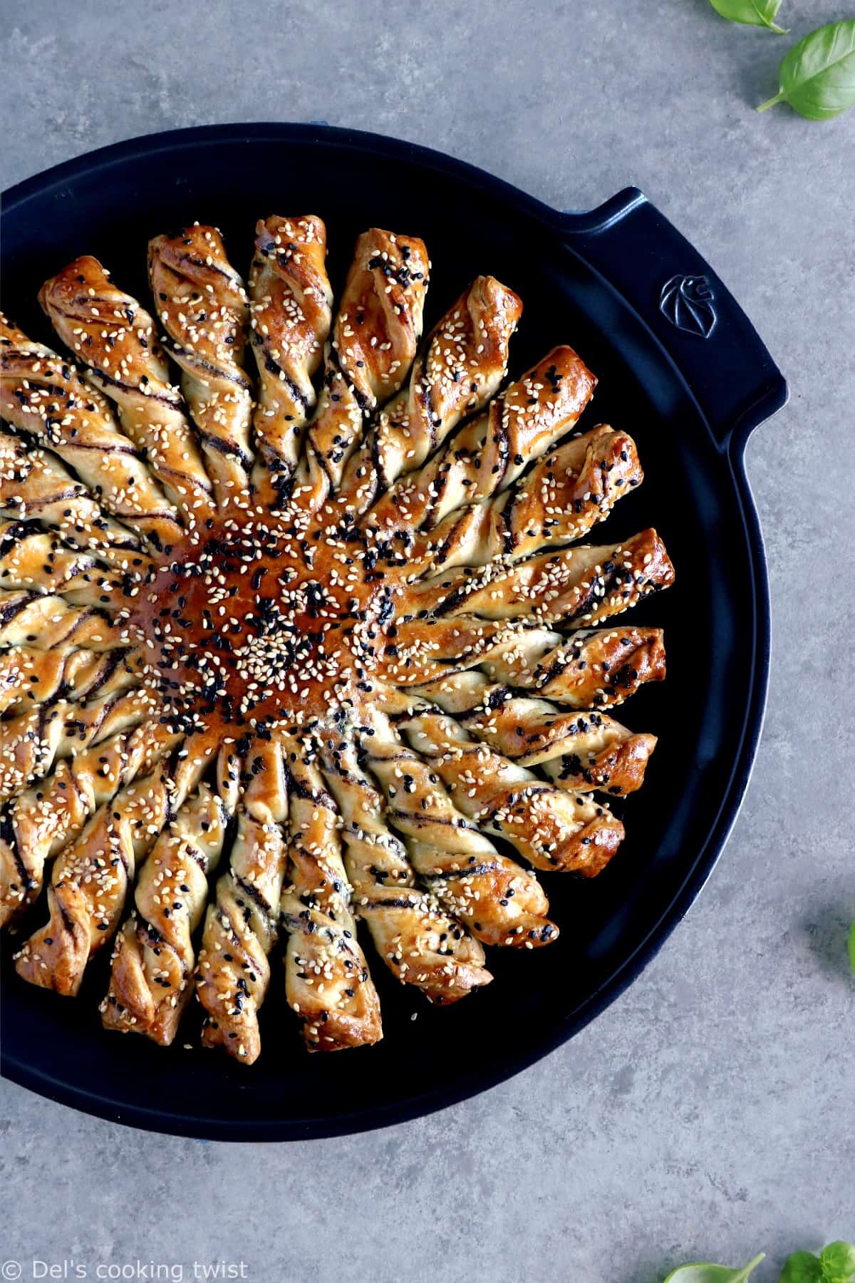 Tarte Soleil Appetizer: 5 Ways!Tarte Soleil Appetizer is a French-inspired pull-apart puff pastry that always makes the greatest impression among your guests. It comes here in 5 easy ways and different fillings, so you never run out of options!