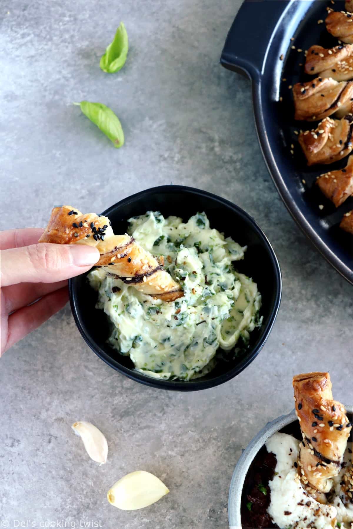 Tarte Soleil Appetizer: 5 Ways!Tarte Soleil Appetizer is a French-inspired pull-apart puff pastry that always makes the greatest impression among your guests. It comes here in 5 easy ways and different fillings, so you never run out of options!