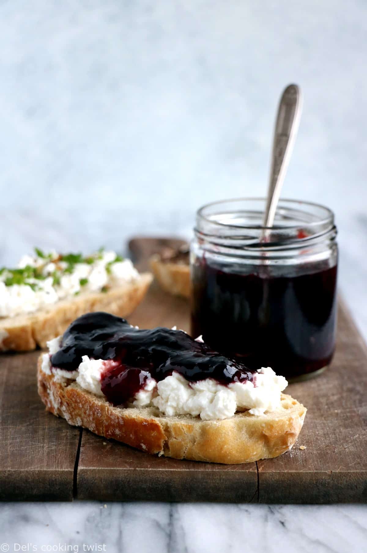 Goûter maison. Les 3 tartines de ma grand-mère. Retour aux basiques, avec ces 3 tartines de ma grand-mère, à la fois rustiques et gourmandes, qui ont bercé les goûters de mon enfance.