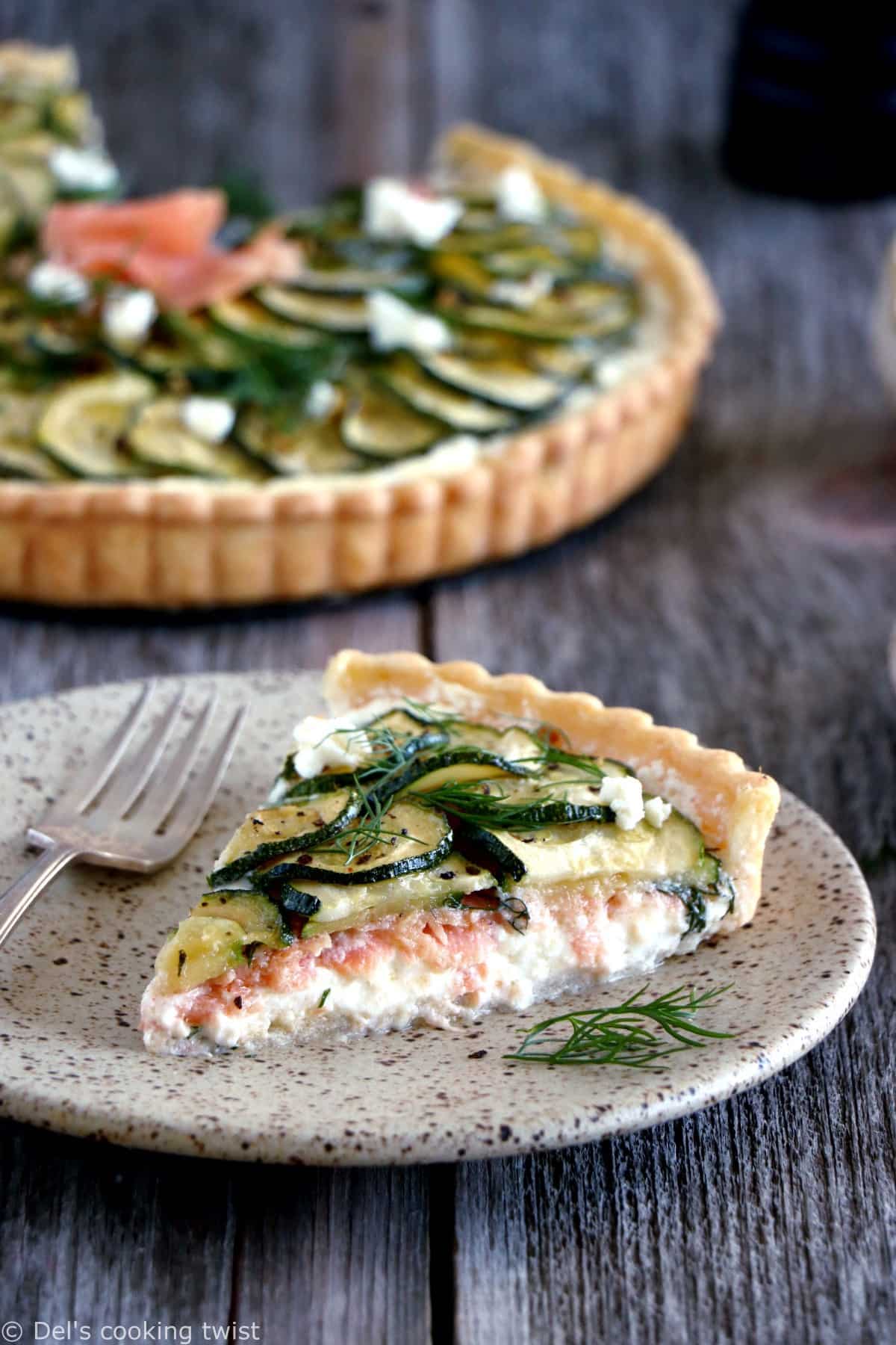 Une délicieuse tarte à la ricotta au saumon et aux courgettes aux saveurs fraîches et estivales. À savourer tiède ou froide, en entrée ou en plat principal.