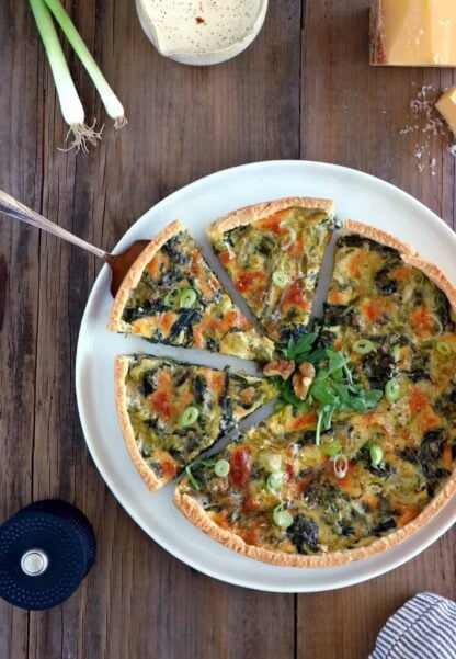 French leek quiche is a classic winter weeknight dinner in France. Plant-based and prepared with Comté cheese, this dish is full of comforting flavors.