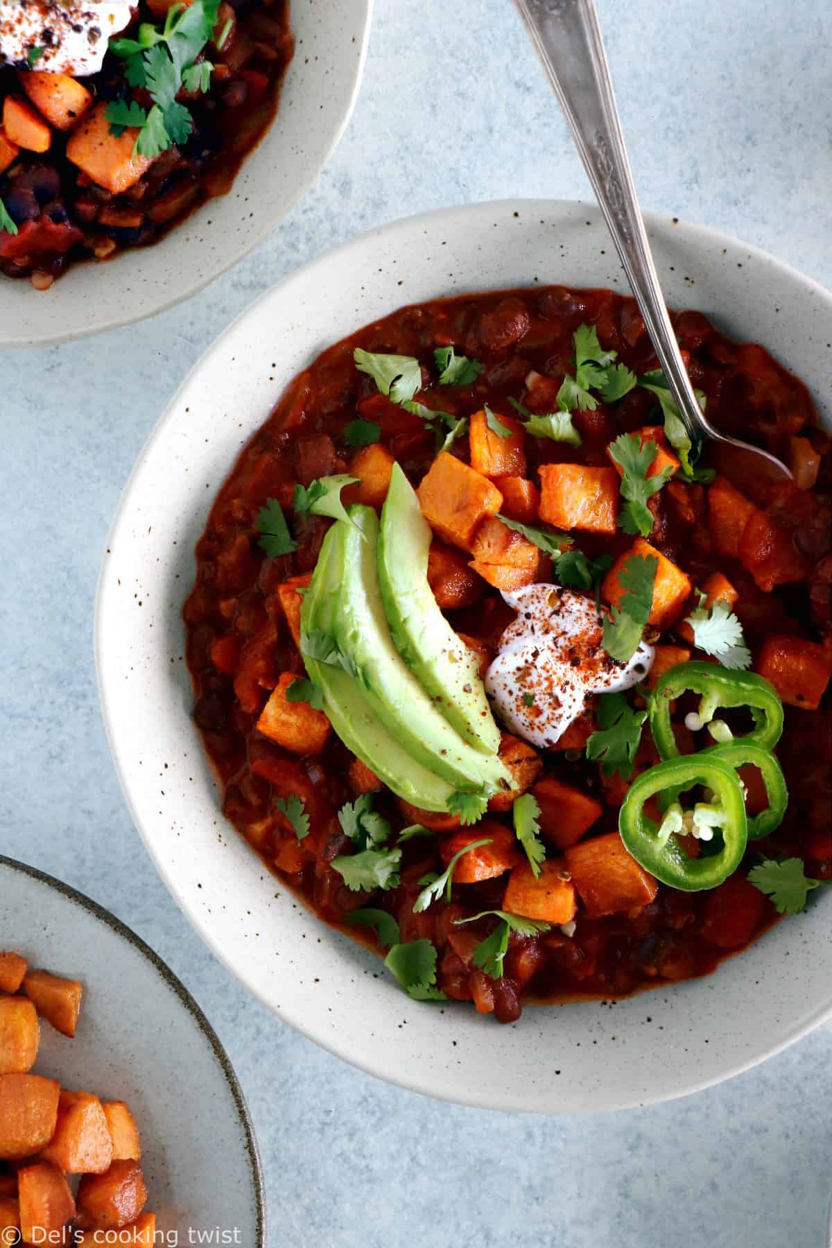 This healthy vegan sweet potato chili with black beans is incredibly easy to prepare and packed with some delicious warm, hearty flavors. It makes a wholesome vegan meal for those chilly days ahead.