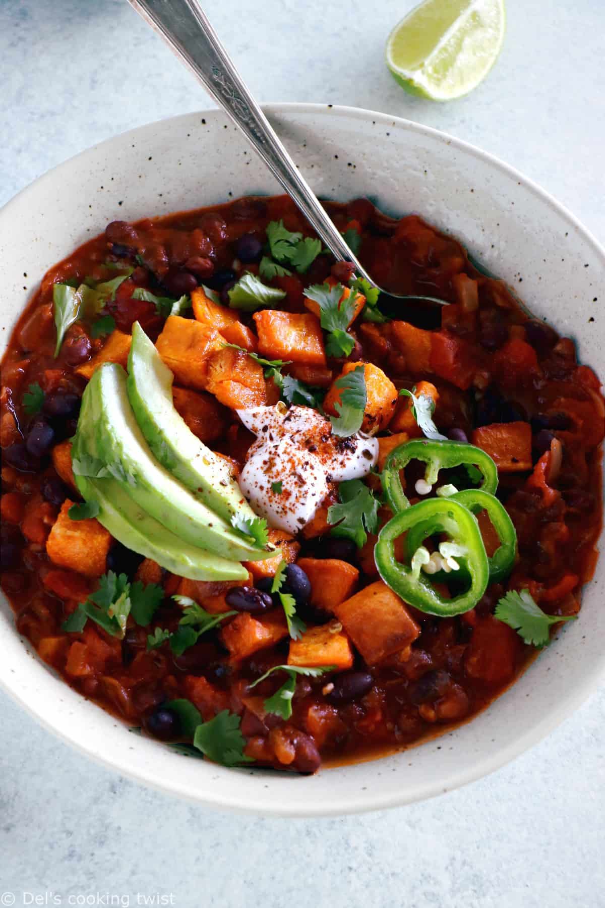 This healthy vegan sweet potato chili with black beans is incredibly easy to prepare and packed with some delicious warm, hearty flavors. It makes a wholesome vegan meal for those chilly days ahead.