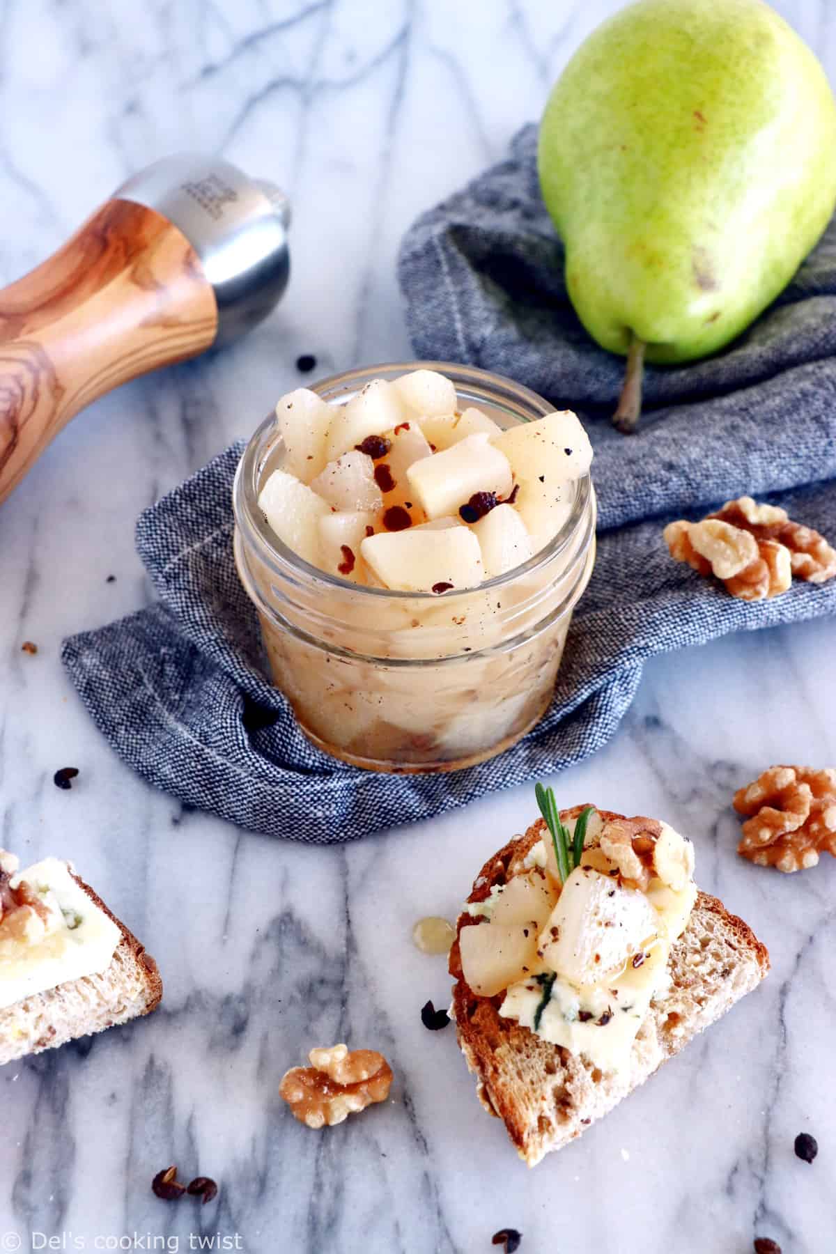 This easy pear compote with black peppercorn and vanilla syrup will be perfect as an appetizer on your cheese board for your next gathering party!
