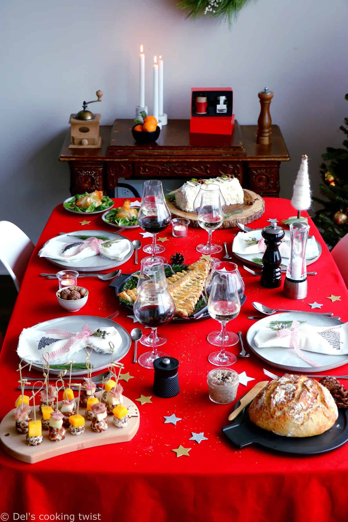 Découvrez ma table de Noël avec Peugeot Saveurs avec des recettes gourmandes et festives, ainsi que de jolies idées de cadeaux.