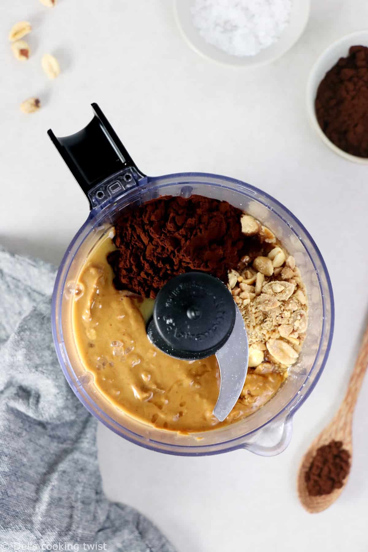 You need just 5 ingredients to make these Snickers bliss balls. Quick and easy to put together, they make a great healthy snack, packed with protein. 
