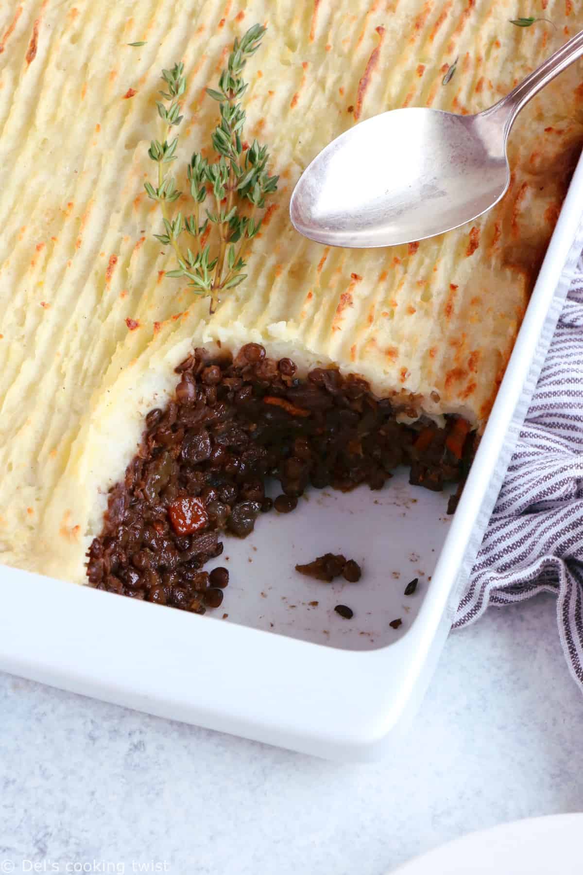 Vegetarian Lentil Shepherd's Pie makes for a rich, hearty and comforting family dinner recipe, easy to make and packed with flavors.