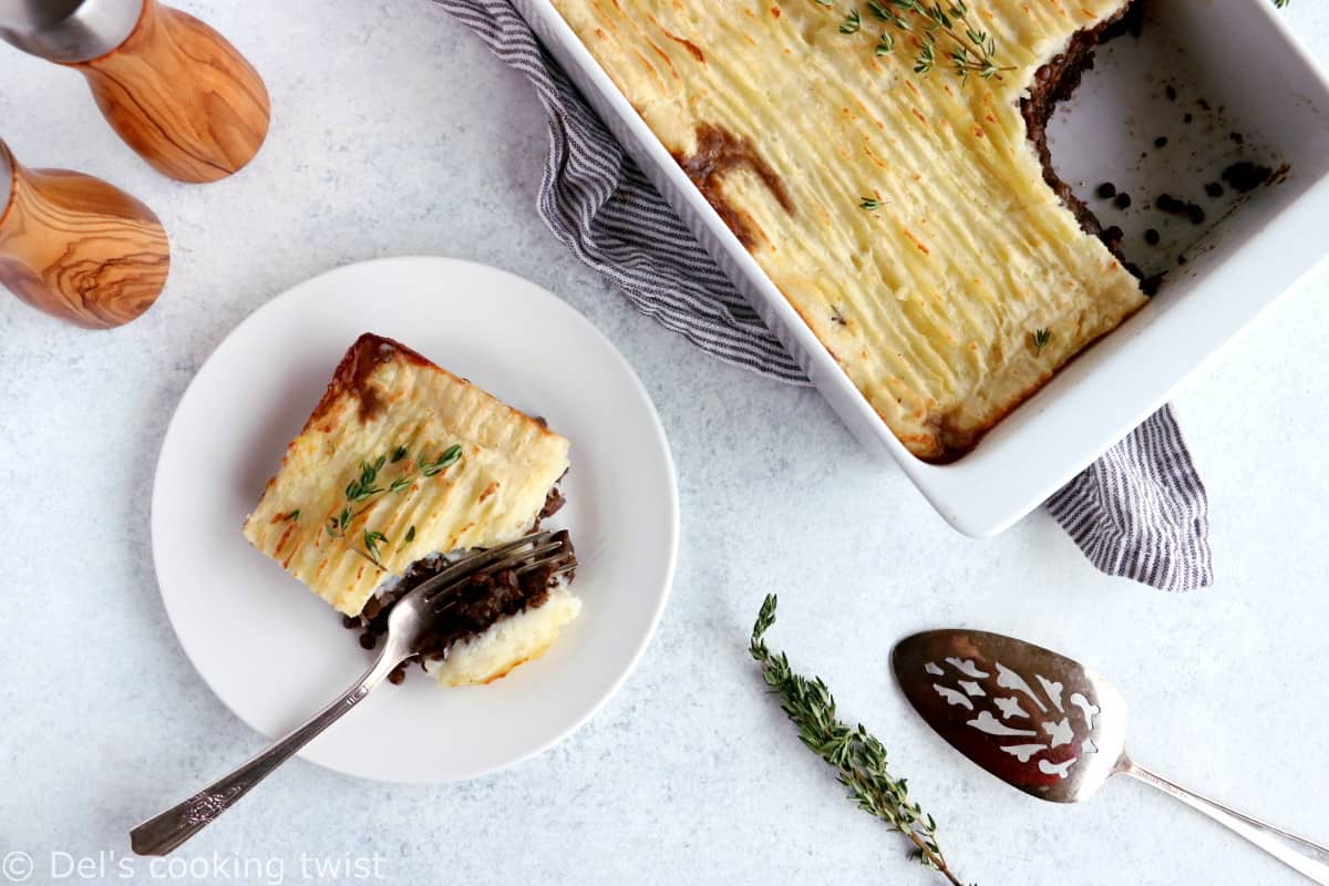 Ce hachis parmentier végétarien aux lentilles est un plat familial facile et réconfortant à la fois. Un succès garanti auprès des petits comme des grands !