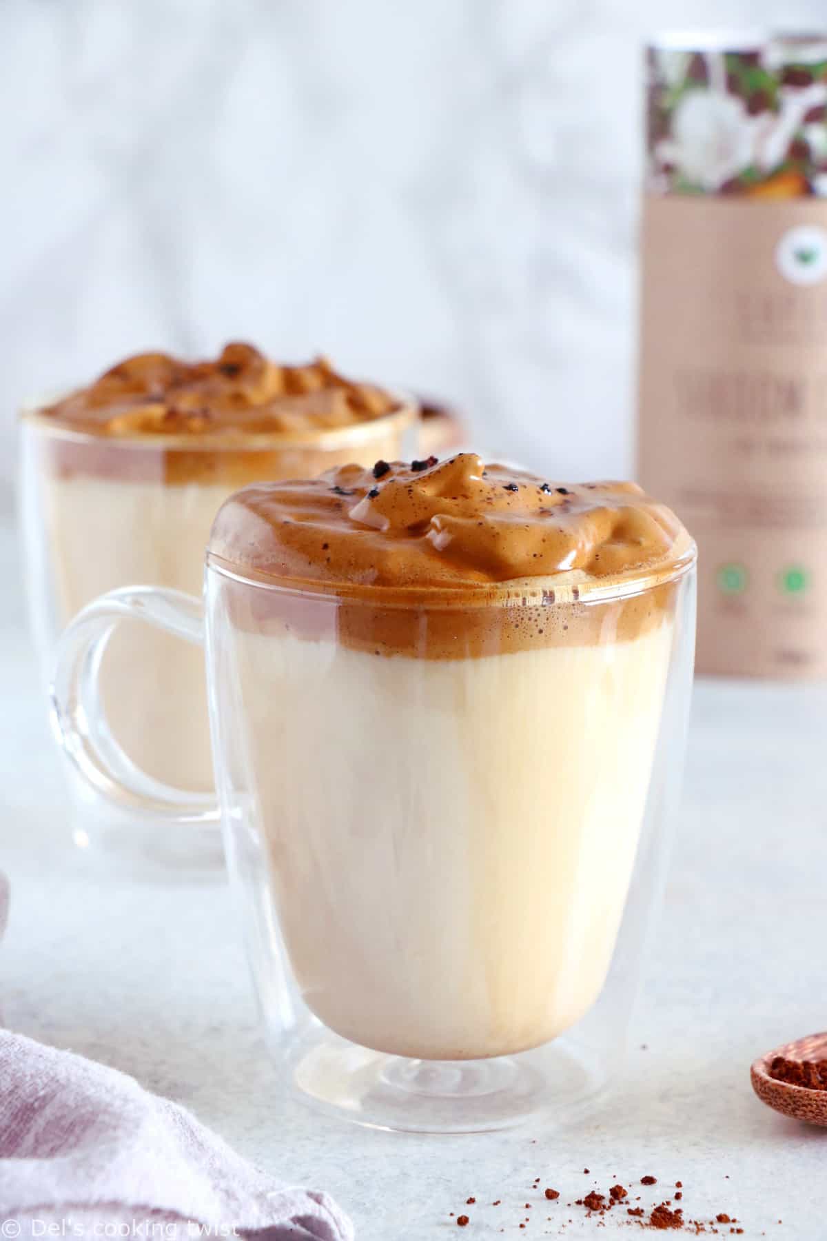 Learn how to prepare homemade whipped coffee from scratch, with a mushroom coffee option. Ready in minutes and prepared with only 3 ingredients, this Dalgona coffee is a must try!