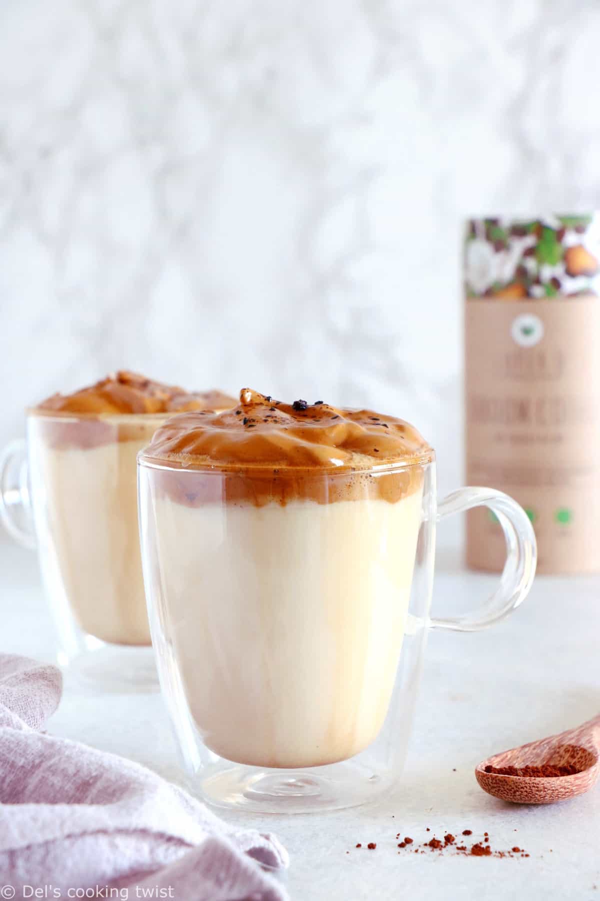 Learn how to prepare homemade whipped coffee from scratch, with a mushroom coffee option. Ready in minutes and prepared with only 3 ingredients, this Dalgona coffee is a must try!