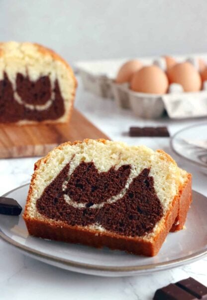 Easy Chocolate Marble Yogurt Cake has become a basic recipe in my house. It's light, fluffy, moist, delicious, and ready in no time.