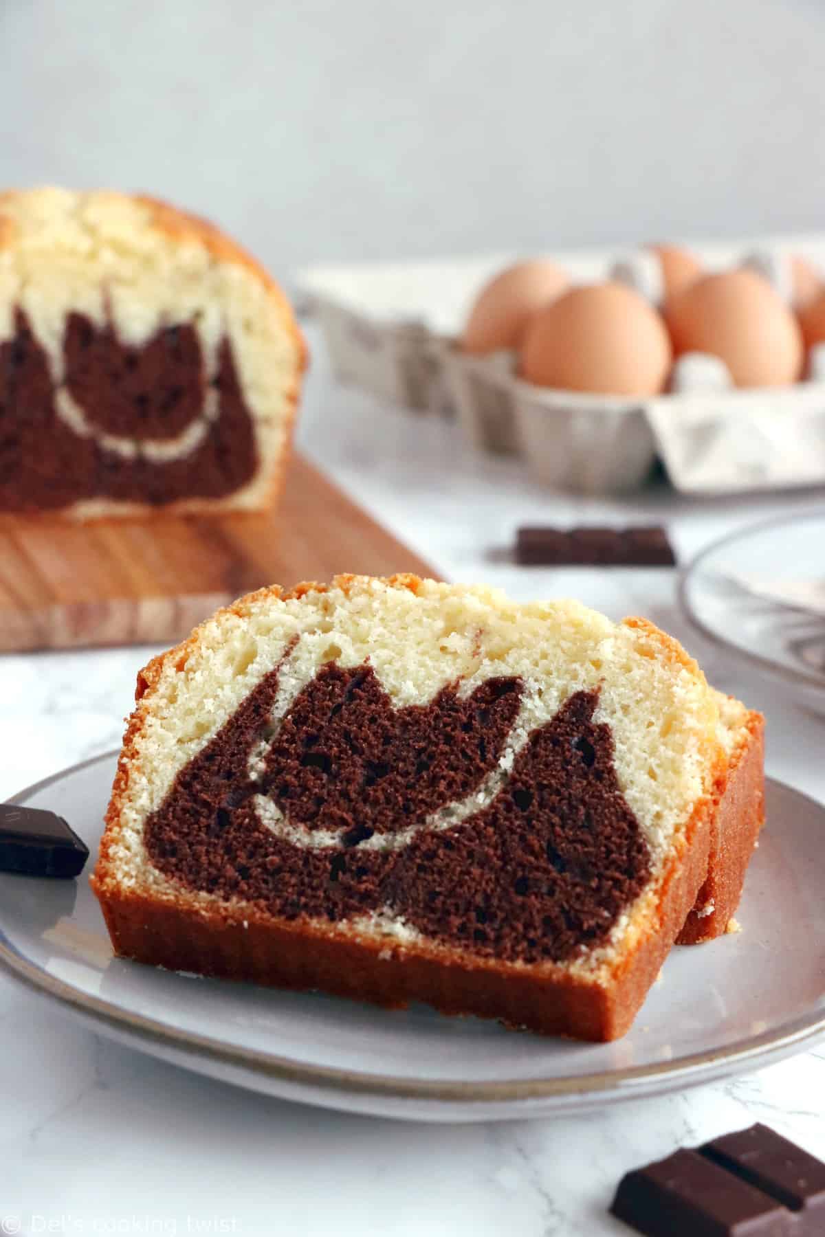 Easy Chocolate Marble Yogurt Cake has become a basic recipe in my house. It's light, fluffy, moist, delicious, and ready in no time.