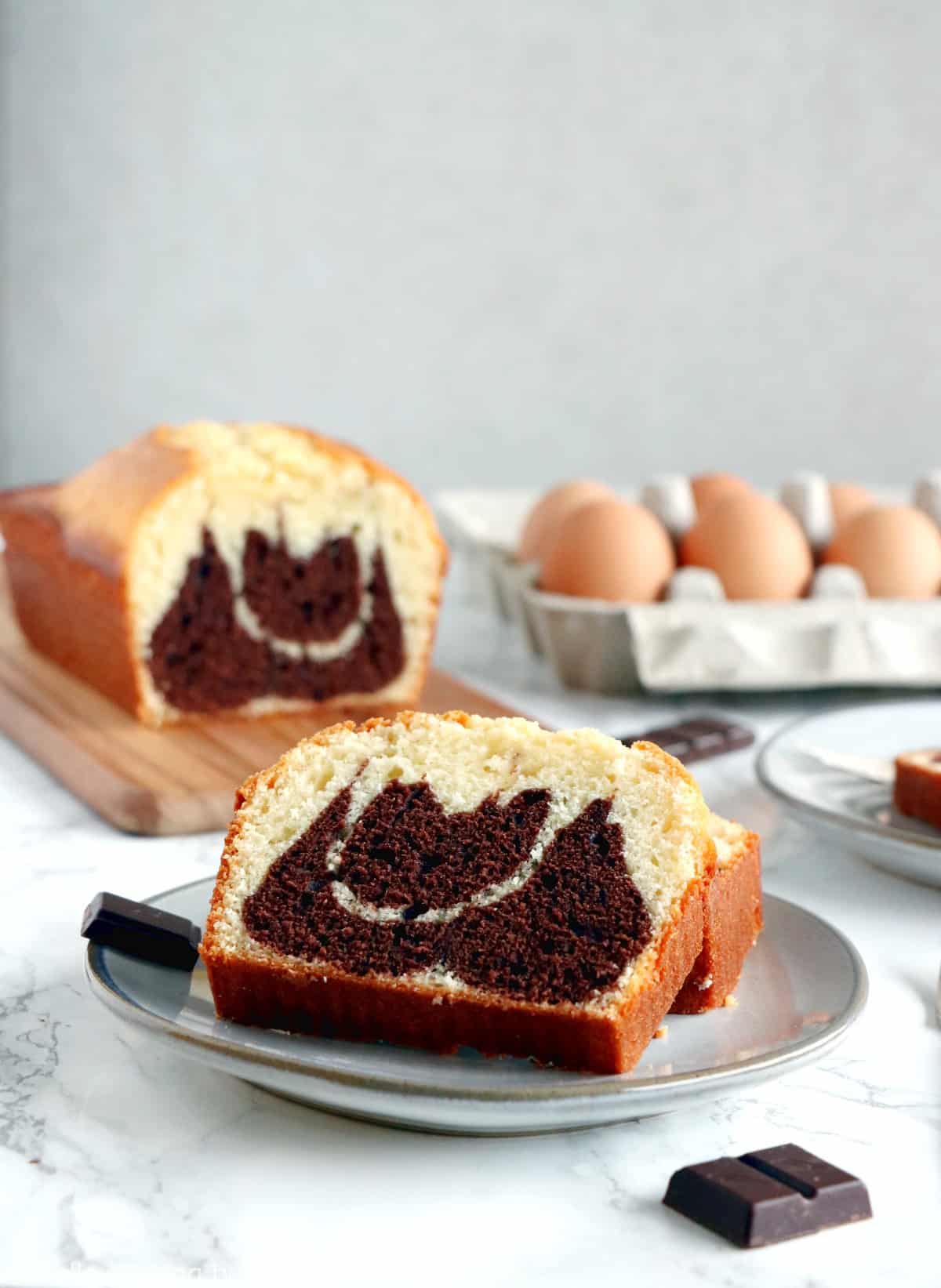 Easy Chocolate Marble Yogurt Cake has become a basic recipe in my house. It's light, fluffy, moist, delicious, and ready in no time.