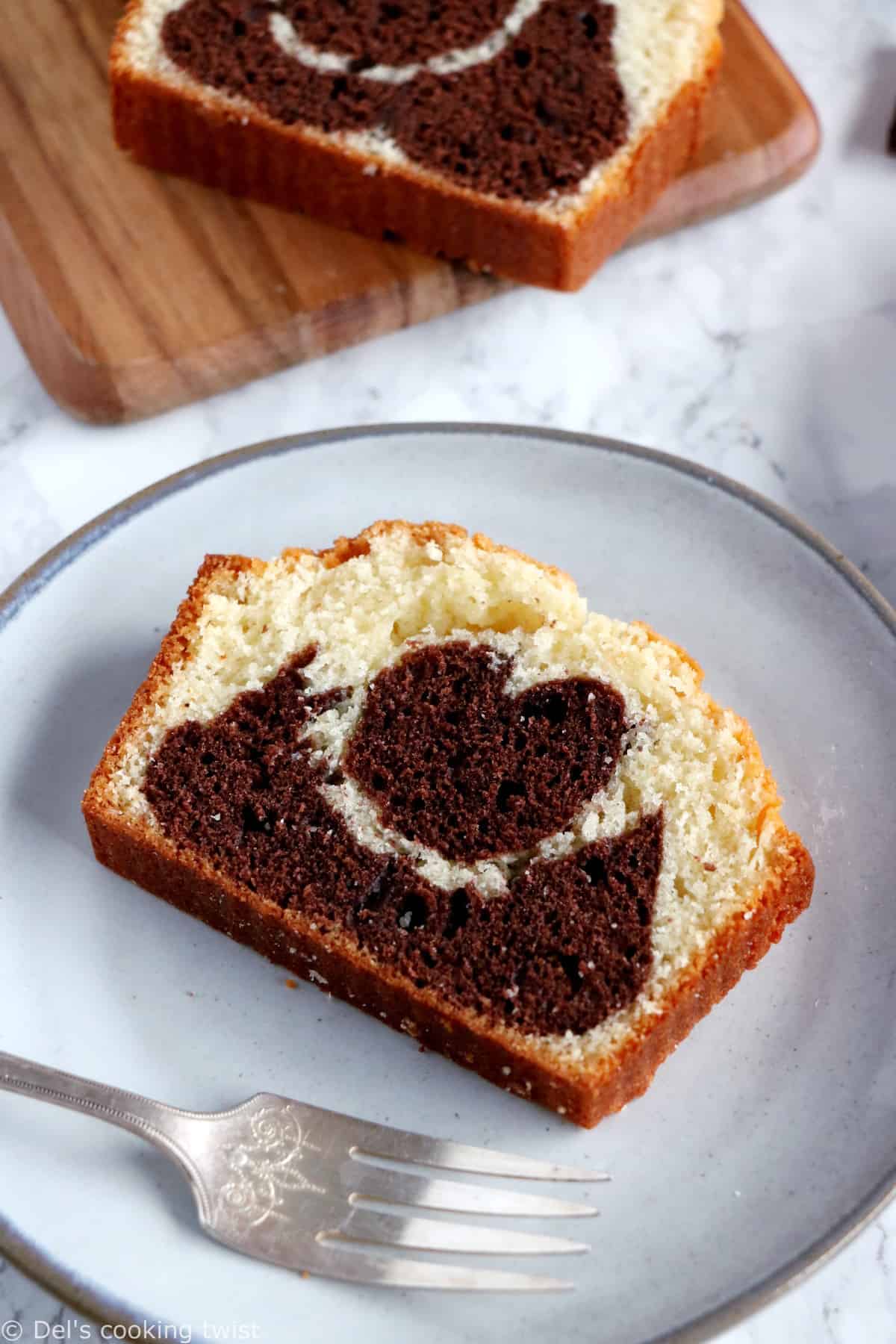 Easy Chocolate Marble Yogurt Cake has become a basic recipe in my house. It's light, fluffy, moist, delicious, and ready in no time.