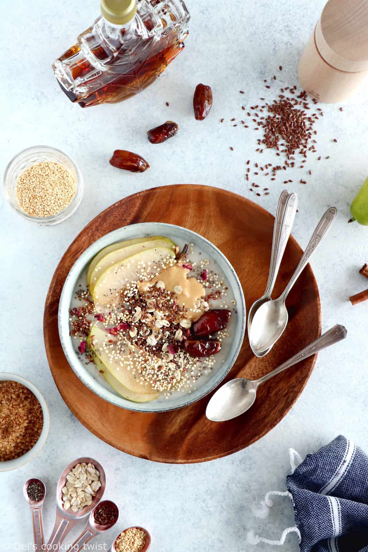 Healthy Nut Butter Flaxseed Oatmeal Bowl is a satisfying 5-minute healthy breakfast. Wholesome and nourishing, it's packed with nutritious ingredients and perfectly delicious.