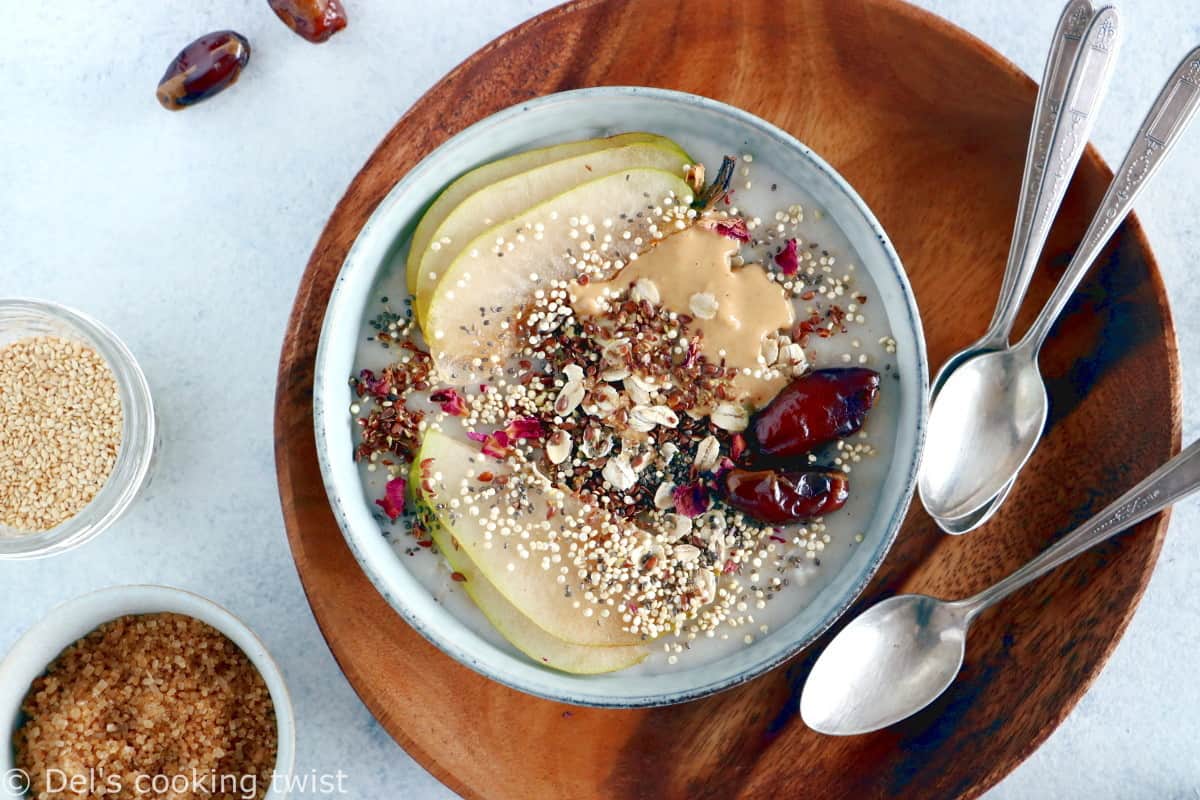 Healthy Nut Butter Flaxseed Oatmeal Bowl is a satisfying 5-minute healthy breakfast. Wholesome and nourishing, it's packed with nutritious ingredients and perfectly delicious.