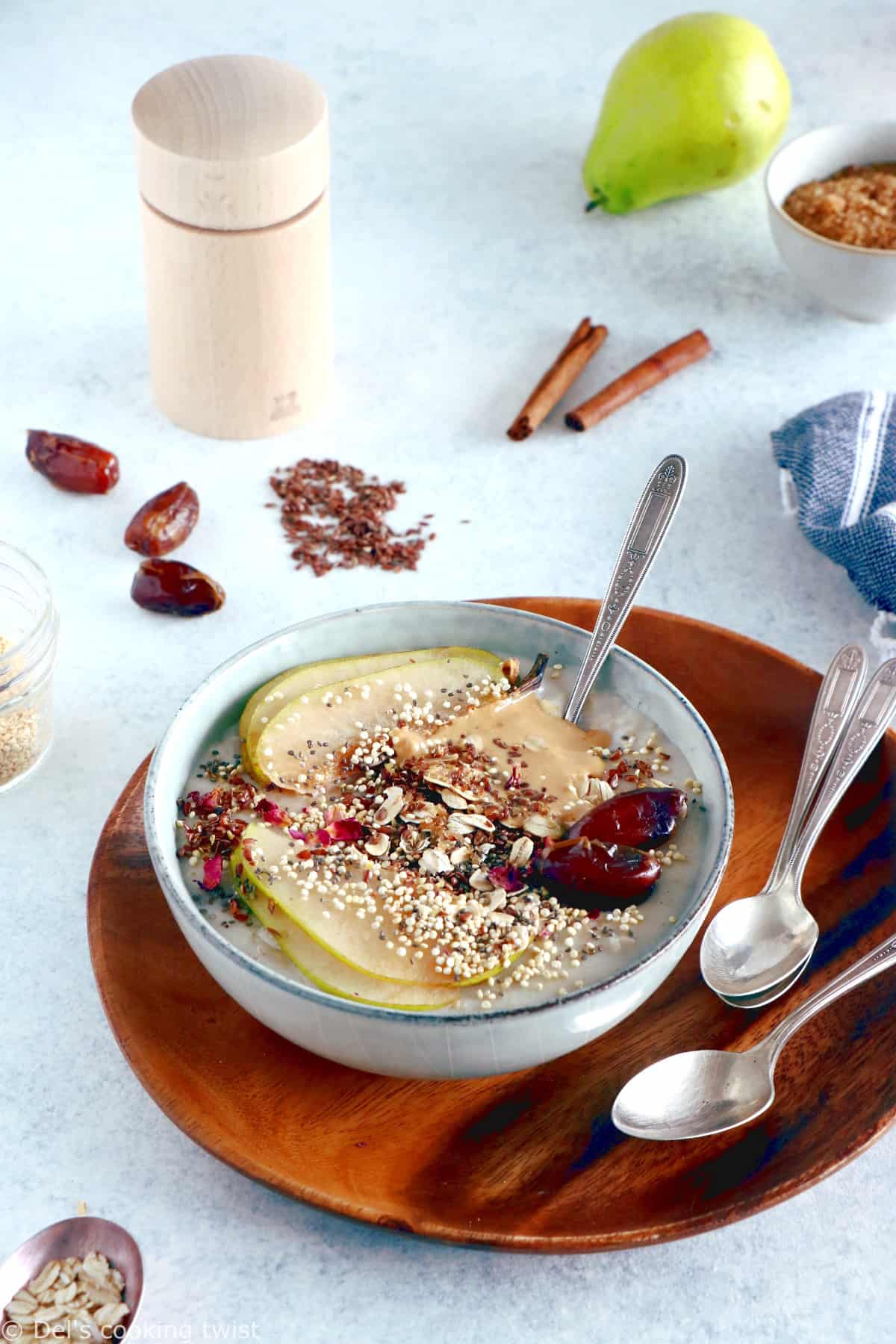 Healthy Nut Butter Flaxseed Oatmeal Bowl is a satisfying 5-minute healthy breakfast. Wholesome and nourishing, it's packed with nutritious ingredients and perfectly delicious.