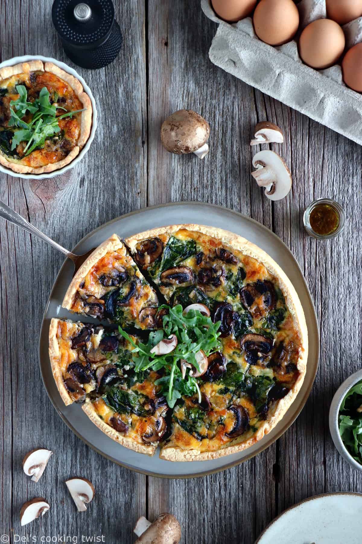 Spinach and mushroom quiche is the ideal family-friendly recipe for busy days or to enjoy in the weekend for a cozy brunch.