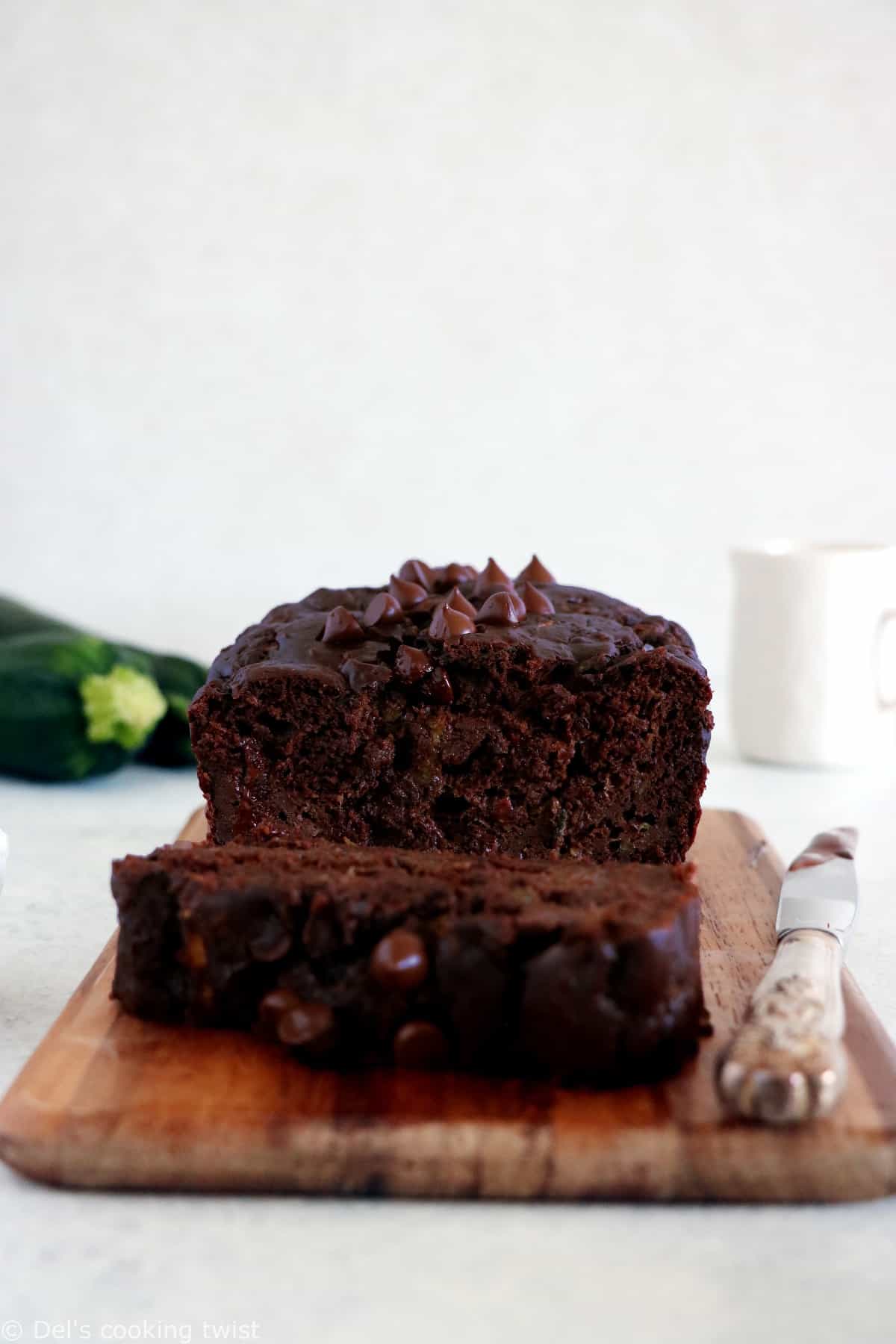 You will fall in love with this healthy chocolate zucchini bread recipe. Super easy to make, it is naturally sweetened with applesauce and it has a rich and irresistible moist texture.