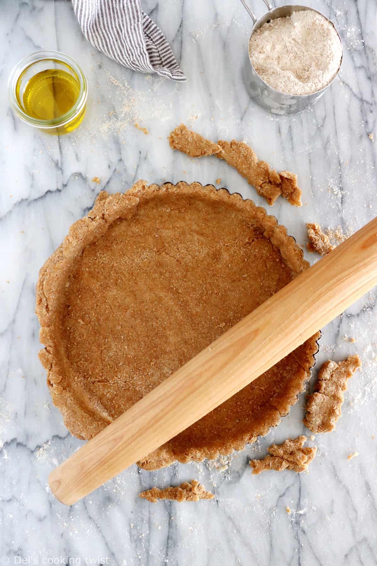 Cette pâte à tarte à la farine complète et à l'huile d'olive est une excellente alternative à la pâte brisée traditionnelle.