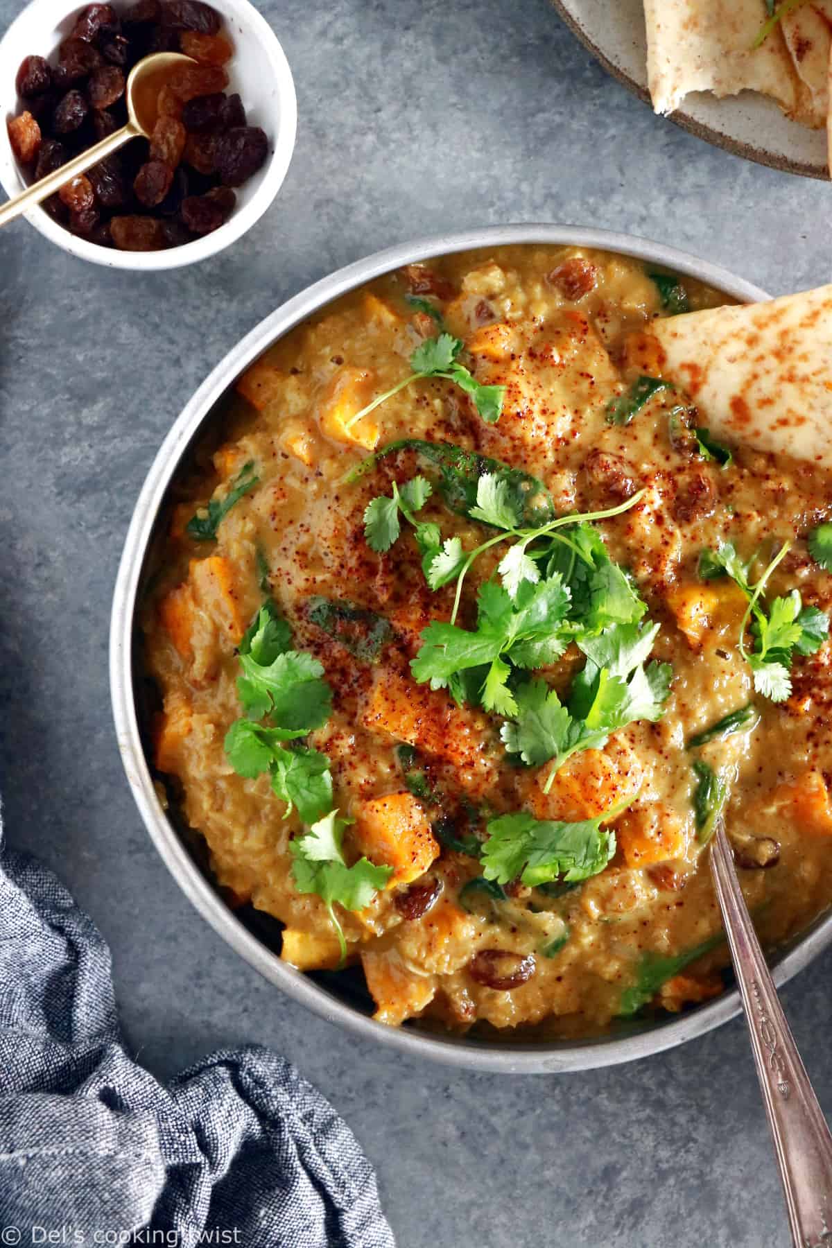 Que de saveurs dans ce curry indien de mange et courge butternut à la fois doux, crémeux et délicieusement parfumé.
