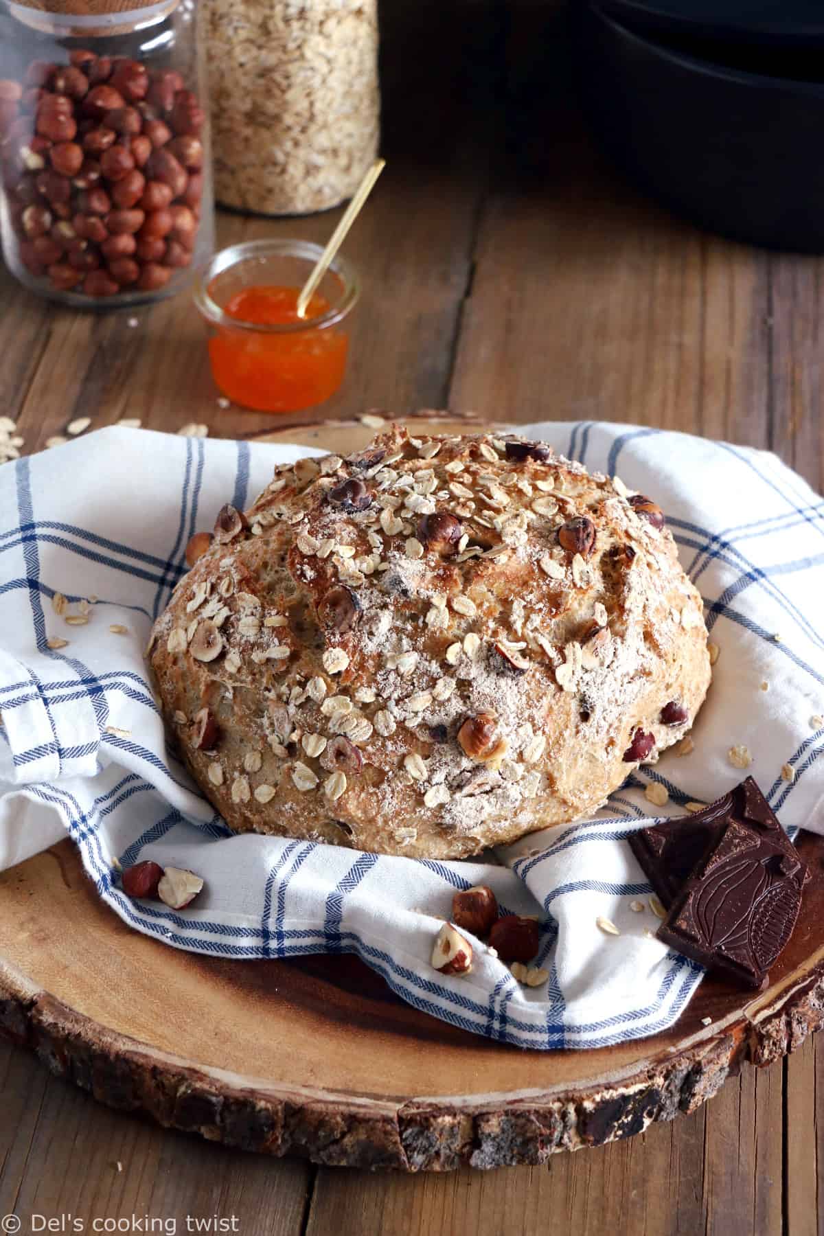 This no-knead hazelnut oat breakfast bread is a variation of the no-knead bread. With absolutely no effort, you get a perfect artisan bread every time you make it.