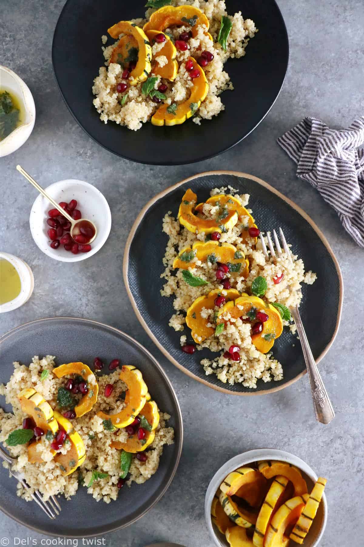 Pour une idée qui sort de l'ordinaire, découvrez ce plat de courges délicata rôties au four, servies avec du quinoa et un pesto de menthe aux saveurs subtiles et rafraîchissantes.