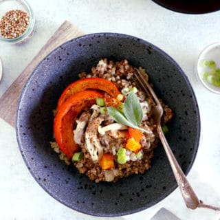 Pour changer du risotto, découvrez ce risotto de sarrasin aux champignons et potimarron. Un plat original à la fois élégant et réconfortant.