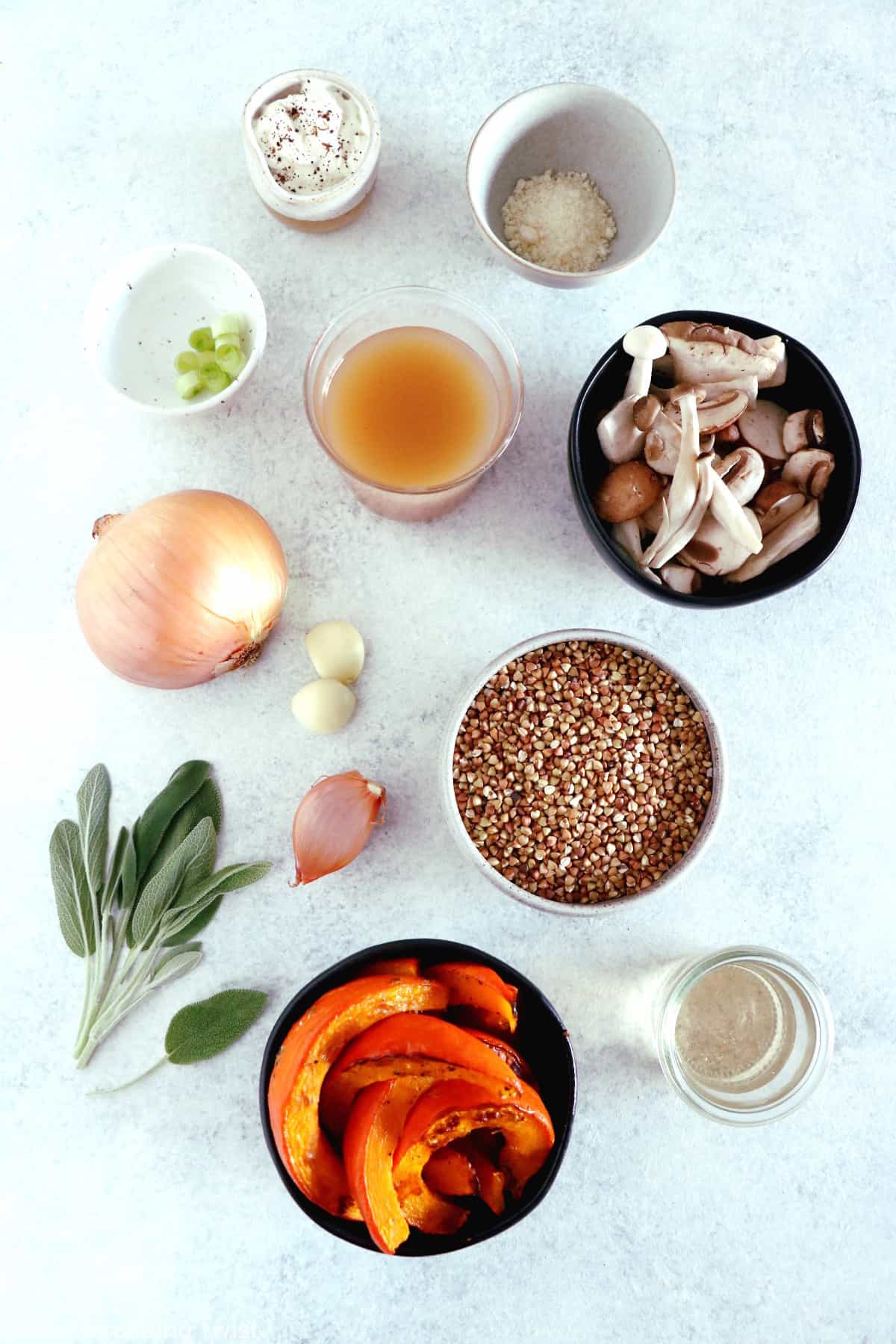 Pour changer du risotto, découvrez ce risotto de sarrasin aux champignons et potimarron. Un plat original à la fois élégant et réconfortant.