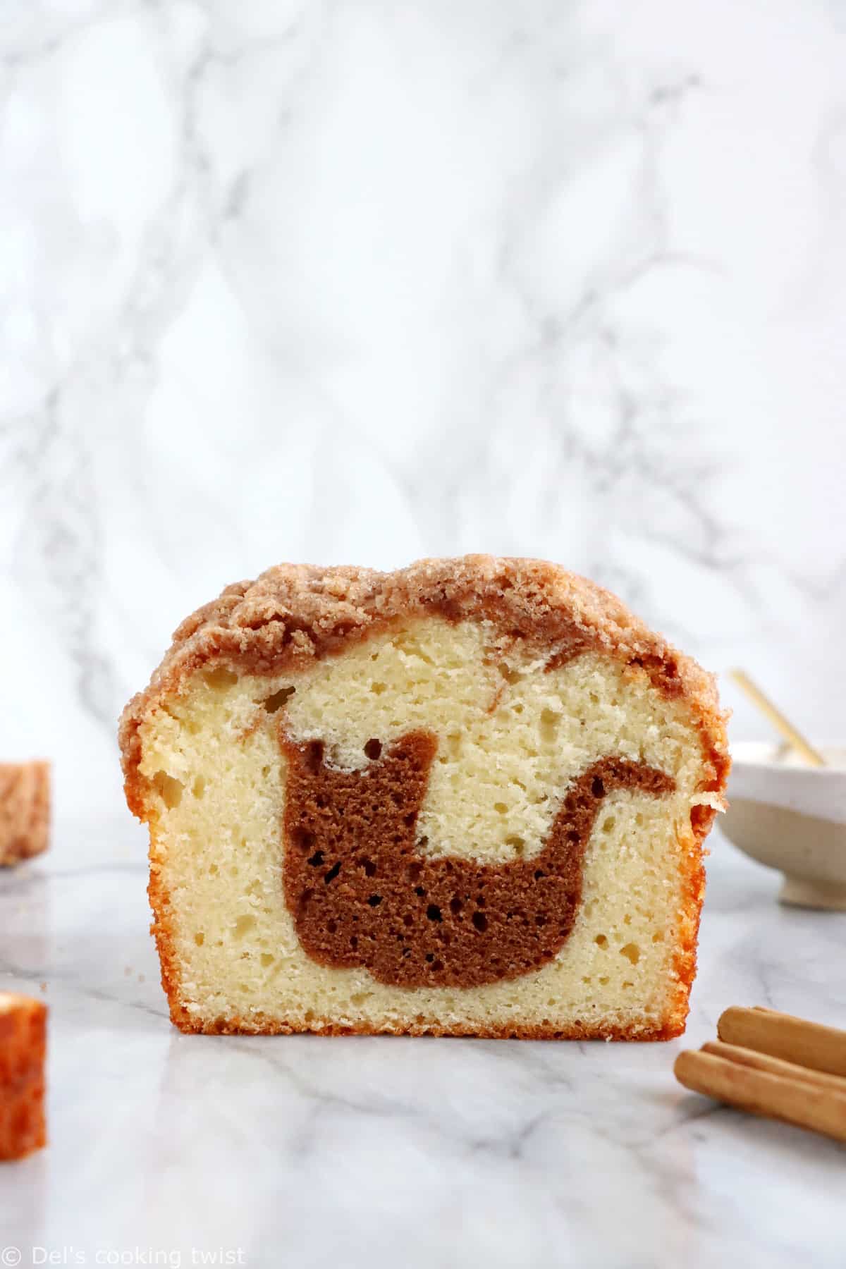 Le cake marbré à la cannelle est une recette toute simple délicieusement parfumée à la cannelle.