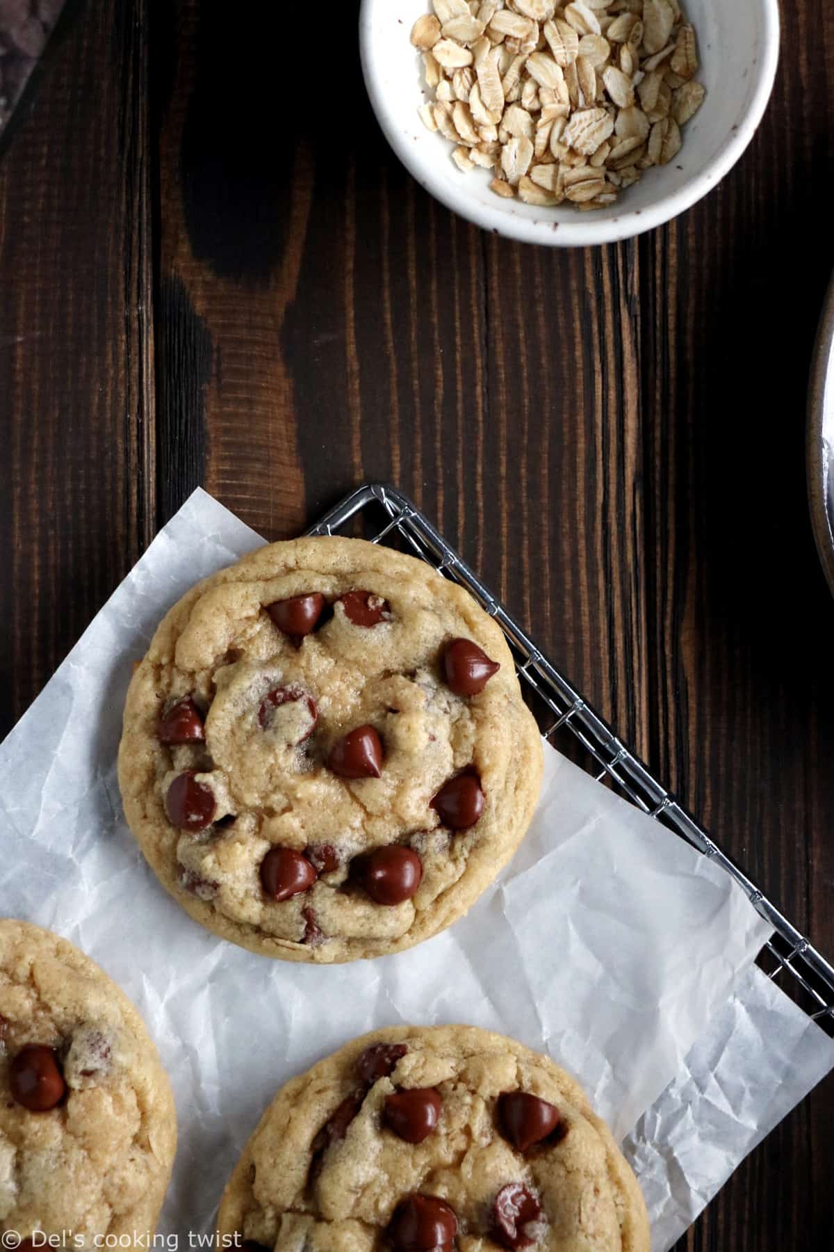 Ce kit cookies aux pépites de chocolat en bocal est un cadeau gourmand personnalisé à offrir à vos proches en toute occasion. Imprimez l’étiquette avec les instructions pour réaliser les cookies et le tour est joué.