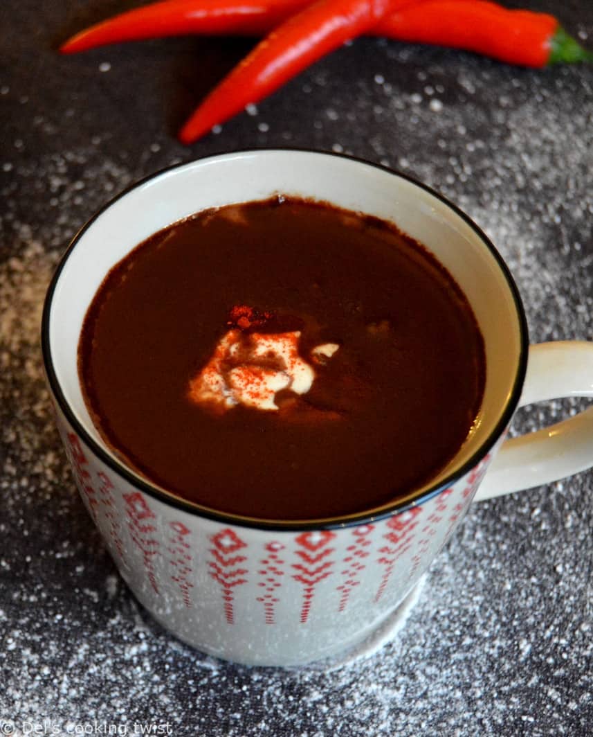 Ce chocolat chaud onctueux au chili est riche et crémeux à souhait, et vous plonge dans un univers réconfortant aux milles délices.