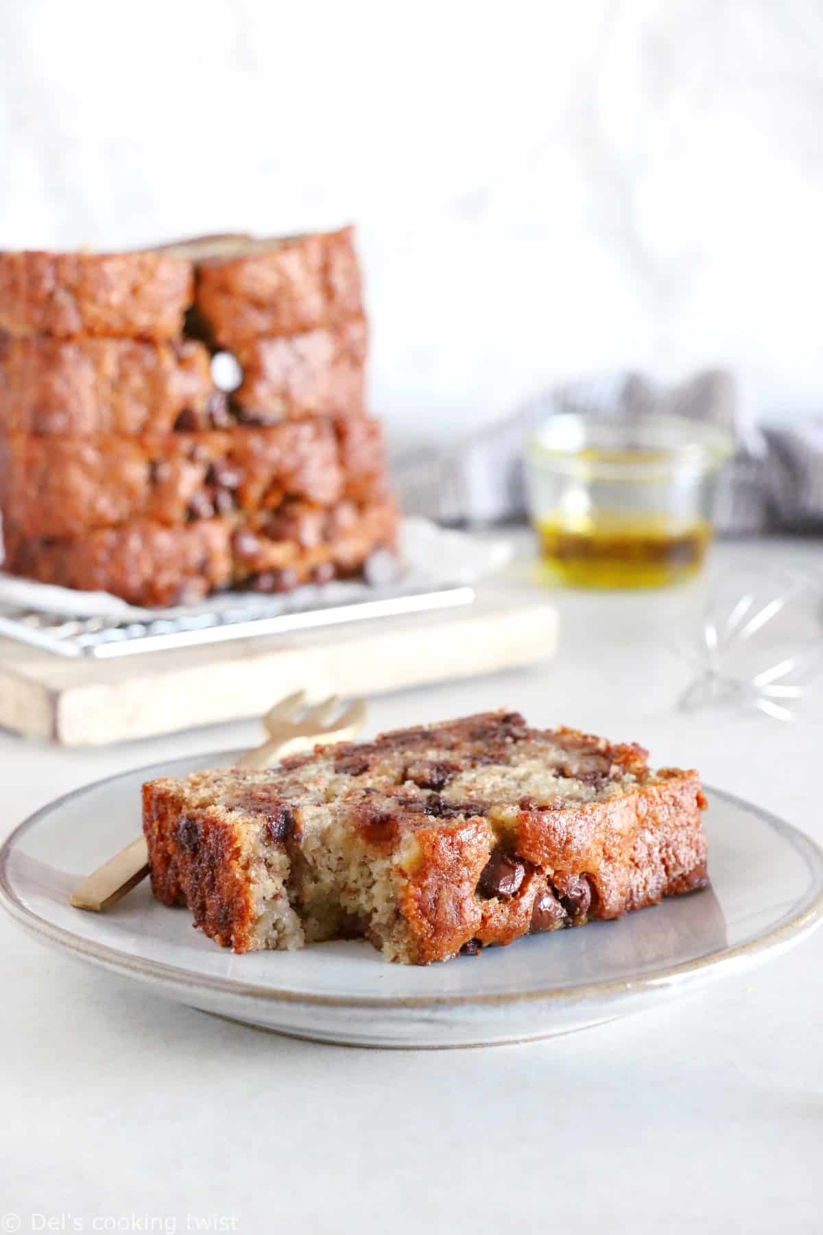 Olive Oil Chocolate Chip Banana Bread - The use of extra-virgin olive oil makes this banana bread incredibly moist and somehow healthier than the classic version.